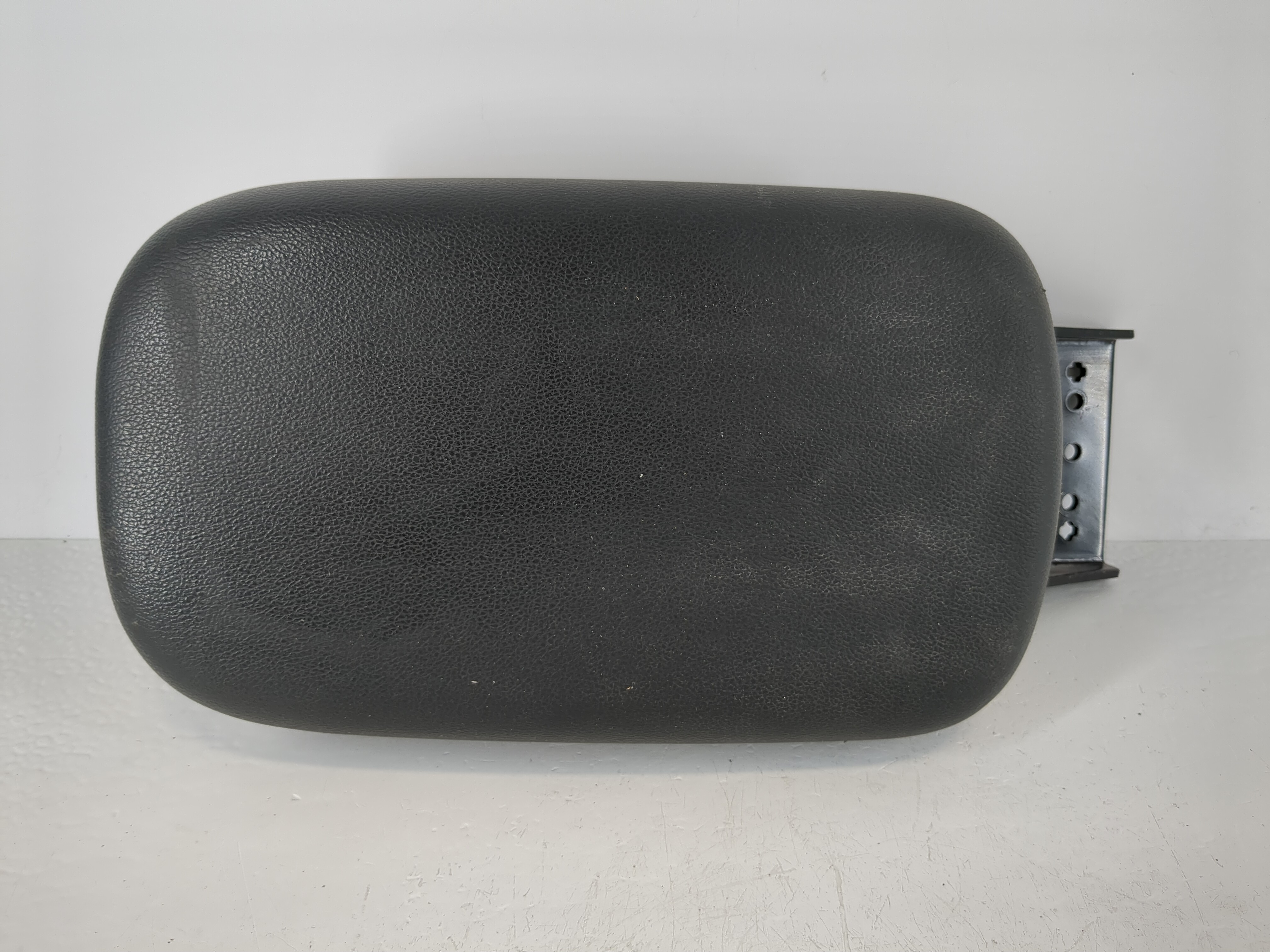 2018-2021 Hyundai Kona Center Console Armrest Cover Lid Black 1119470 - Oemusedautoparts1.com