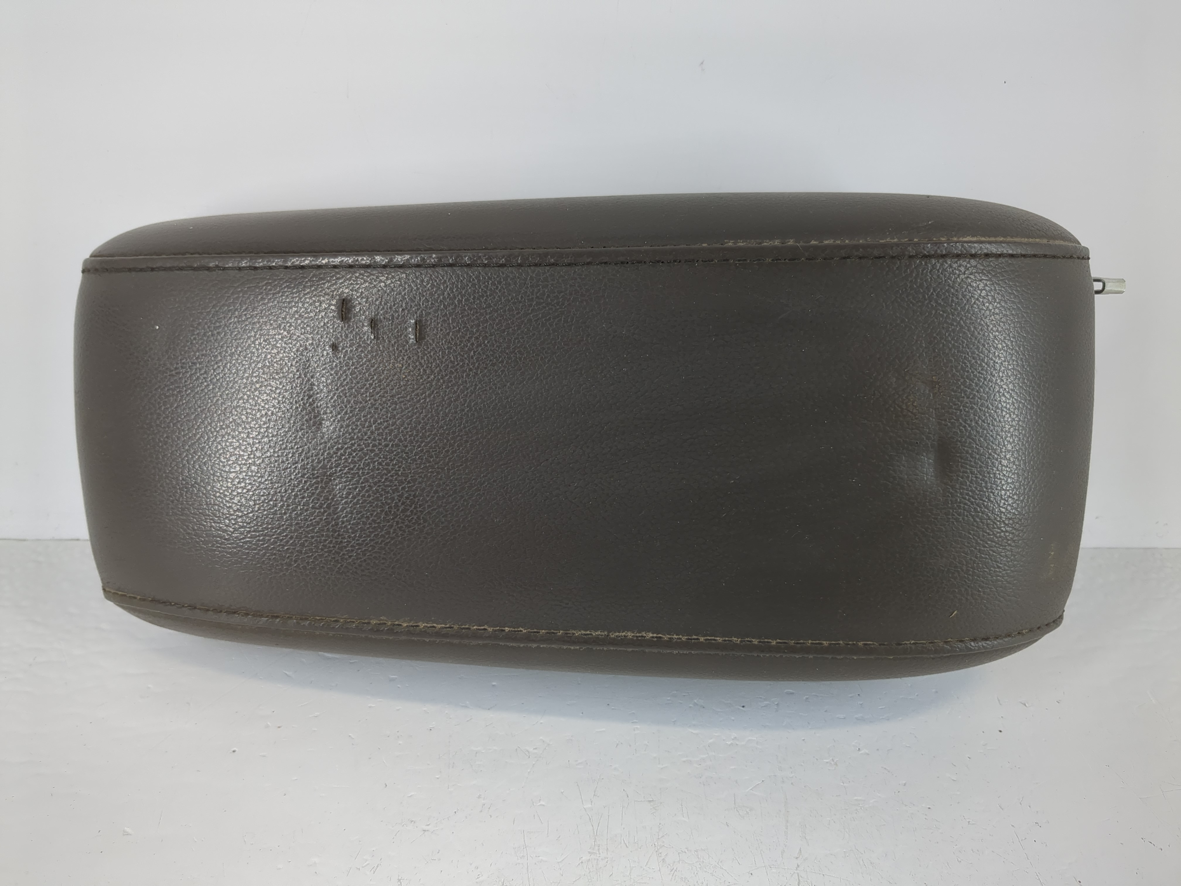2016-2016 Chevrolet Cruze Center Console Armrest Cover Lid Black 1119471 - Oemusedautoparts1.com