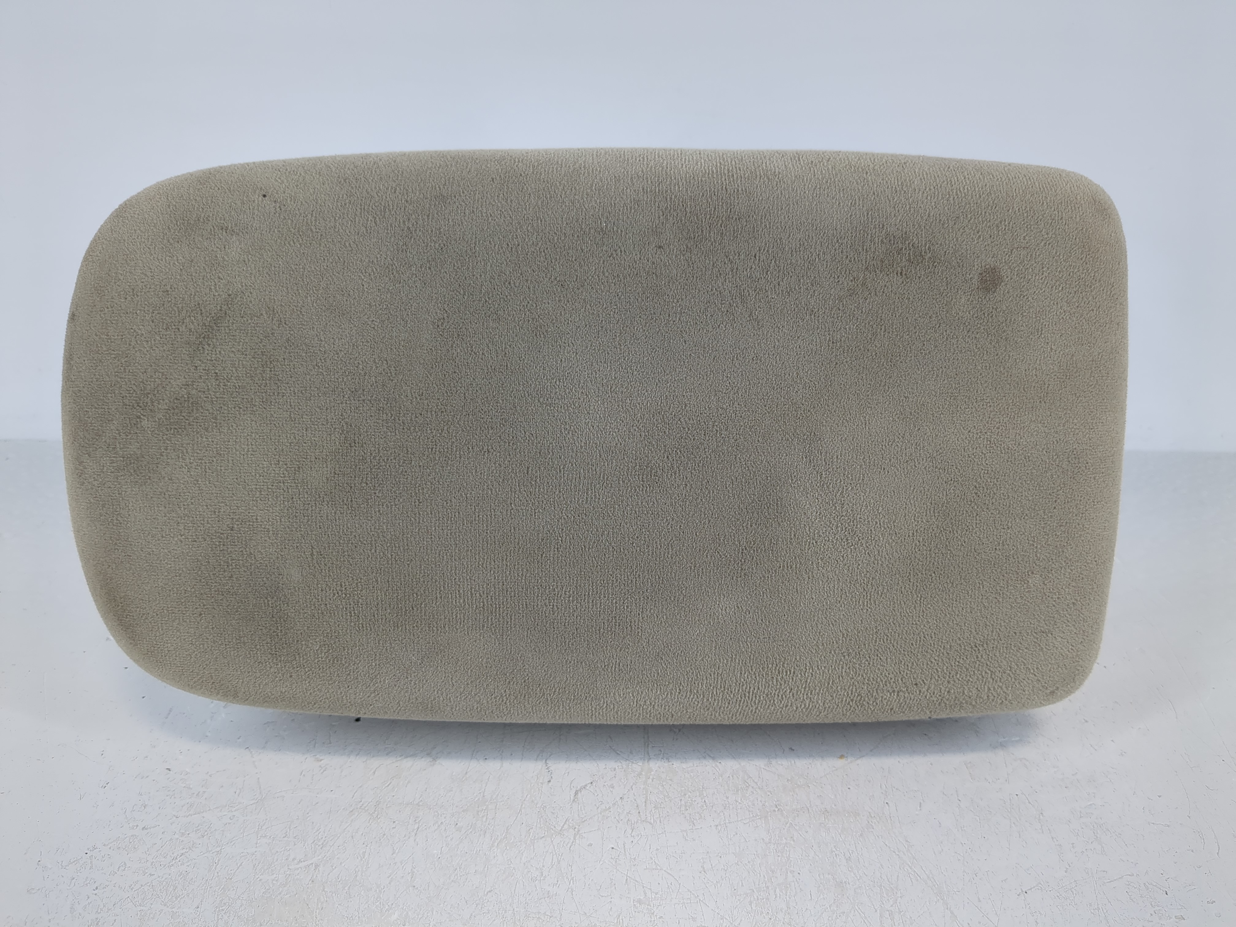 2009 Toyota Corolla Center Console Armrest Cover Lid Beige 1119476 - Oemusedautoparts1.com