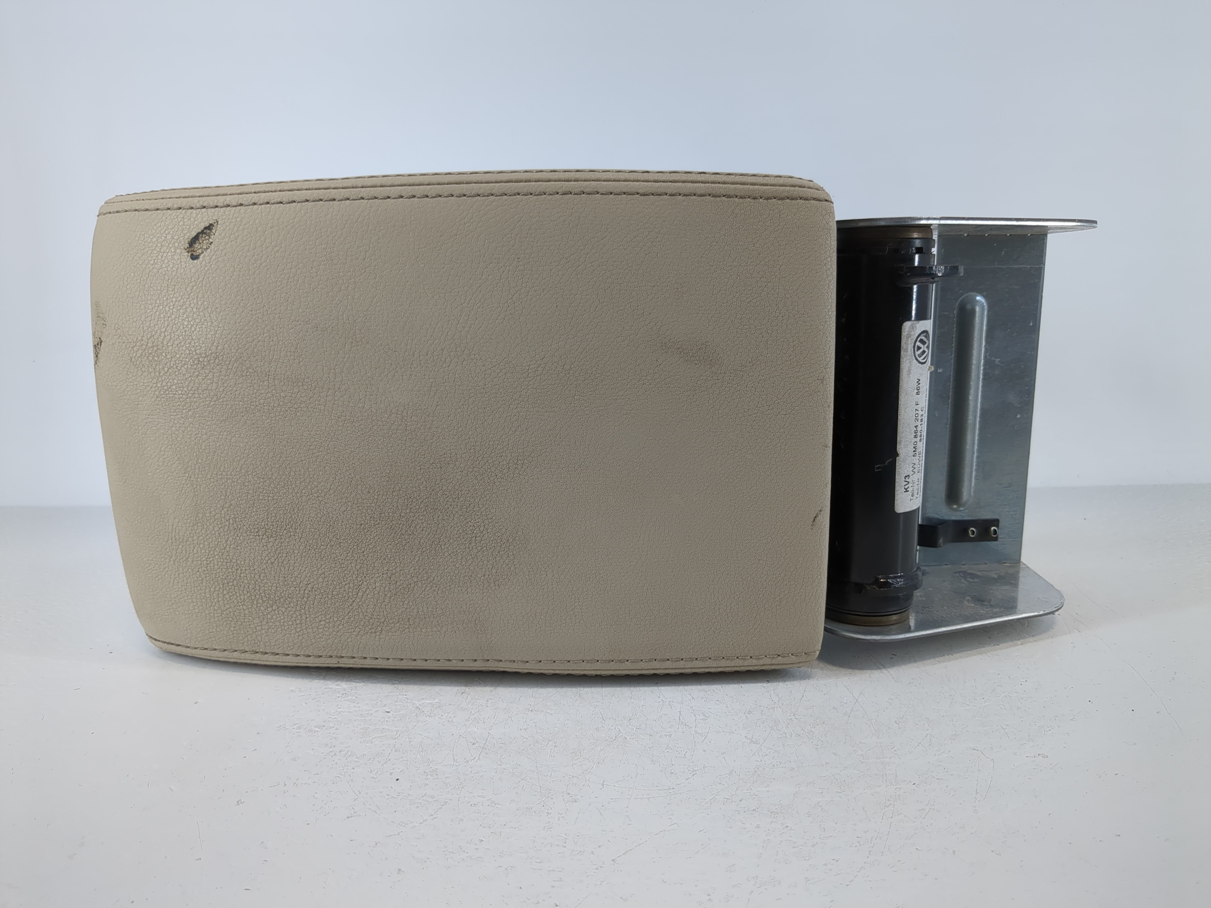 2009-2018 Volkswagen Tiguan Center Console Armrest Cover Lid Light Beige 1119478 - Oemusedautoparts1.com