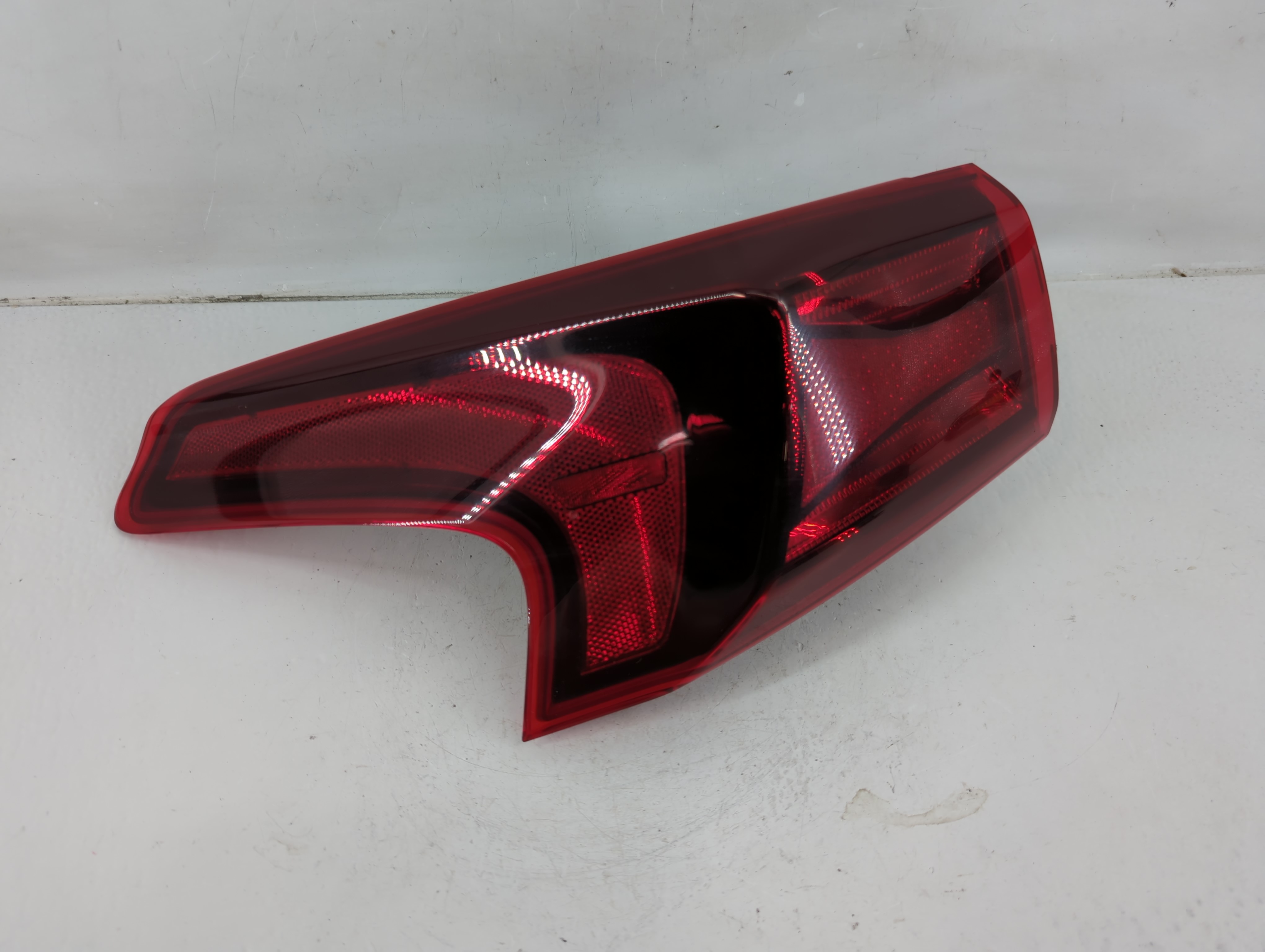 2019-2020 Hyundai Santa Fe Driver Left Side Tail Light Taillight Oem 1119479 - Oemusedautoparts1.com