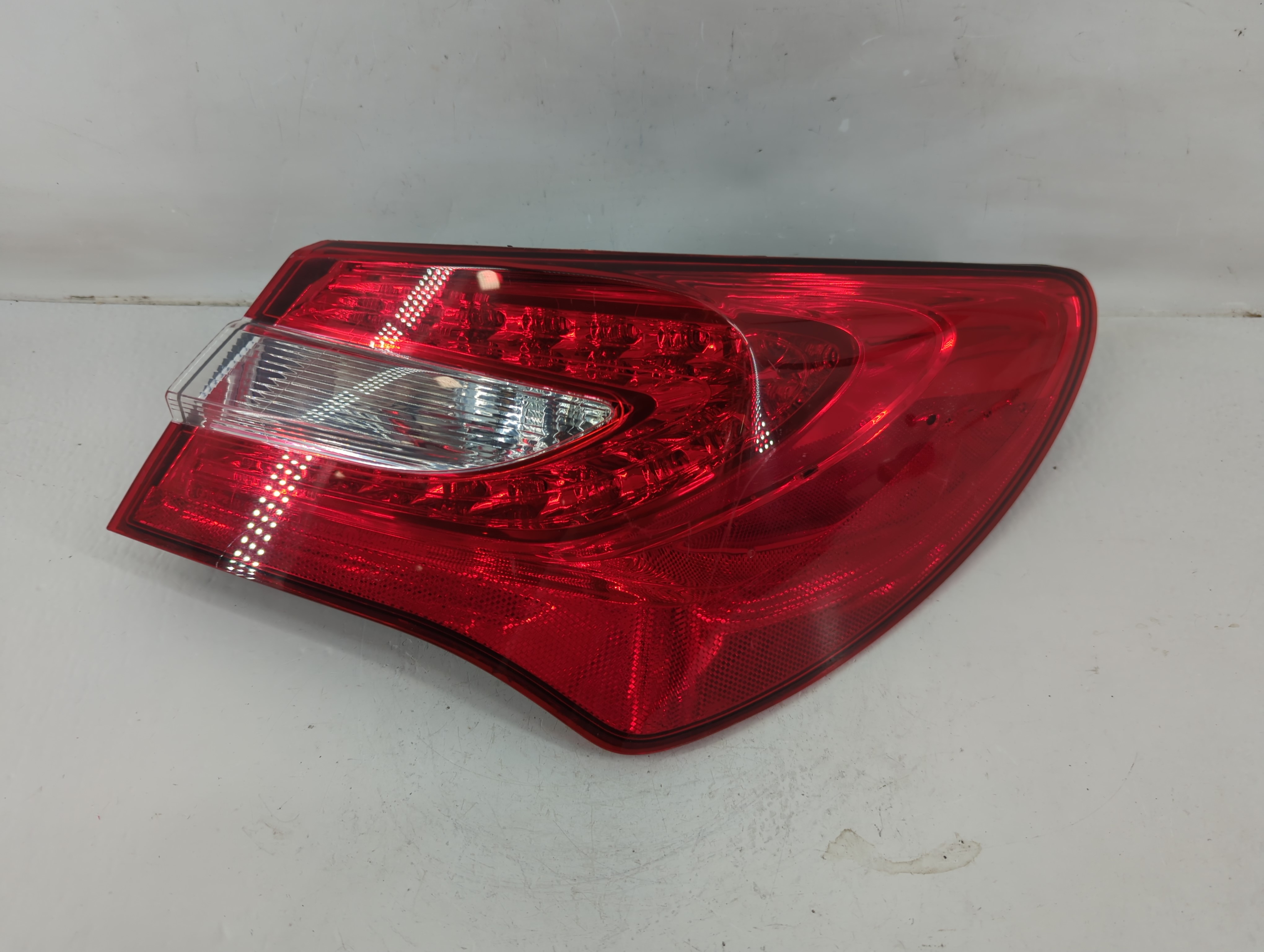 2011-2014 Chrysler 200 Passenger Right Side Tail Light Taillight Oem 1119483 - Oemusedautoparts1.com
