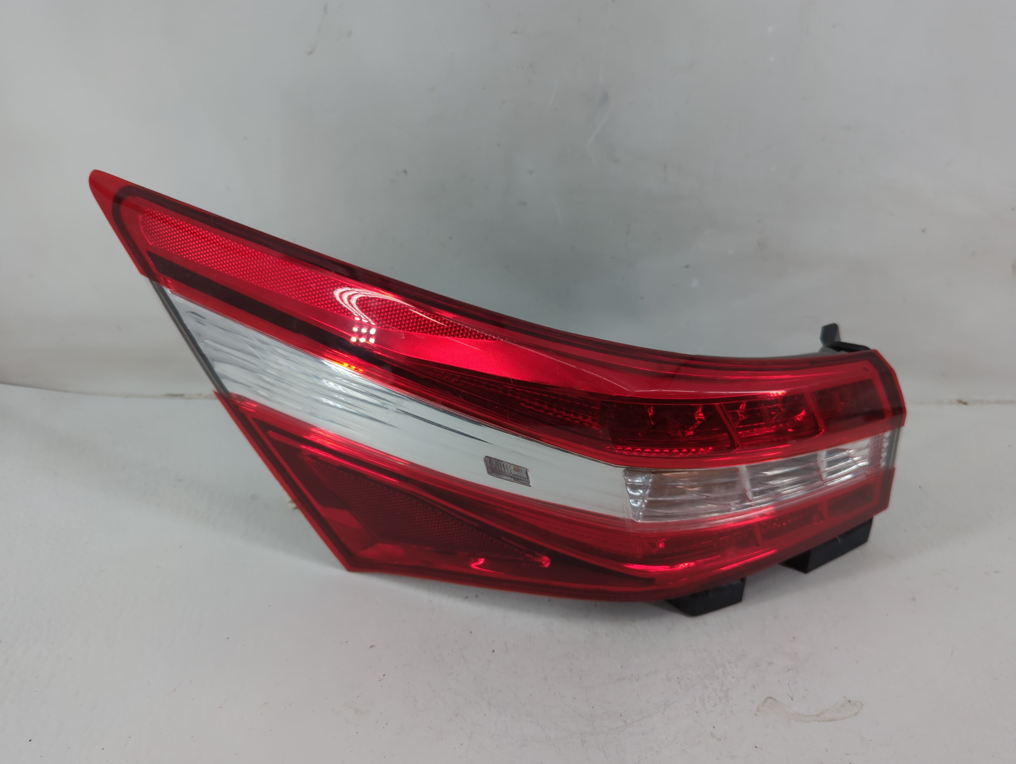2013-2015 Toyota Avalon Driver Left Side Tail Light Taillight Oem 1119509 - Oemusedautoparts1.com