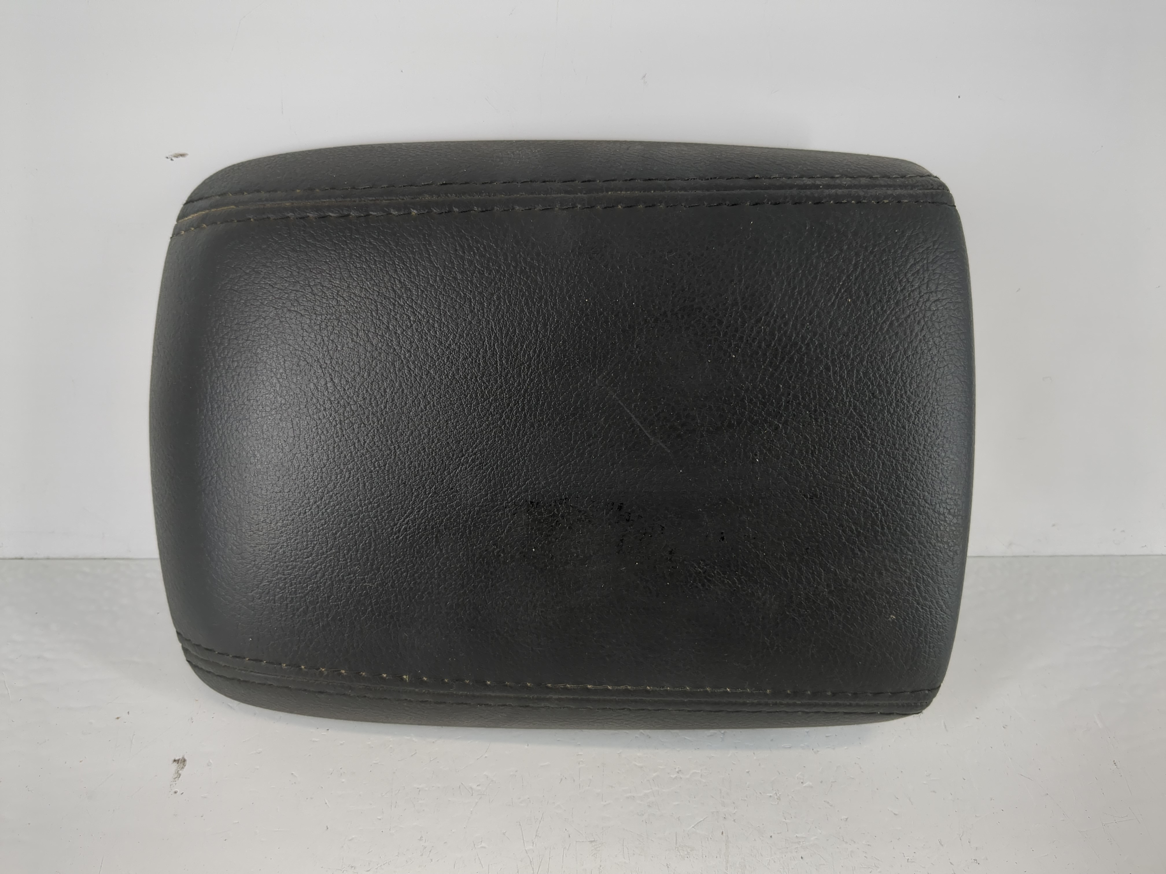 2015-2018 Ford Focus Center Console Armrest Cover Lid Black 1119544 - Oemusedautoparts1.com