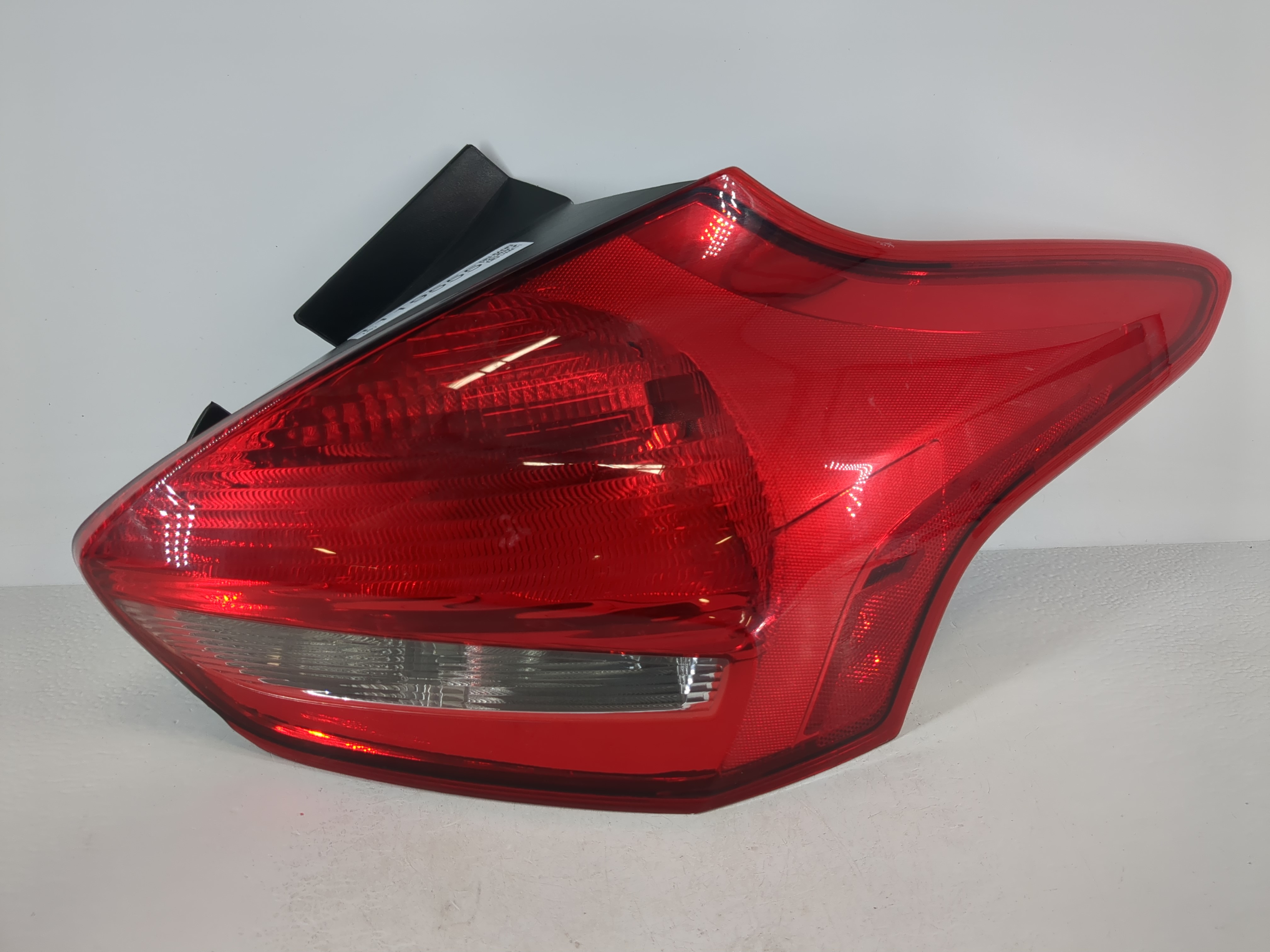 2015-2018 Ford Focus Passenger Right Side Tail Light Taillight Oem 1119555 - Oemusedautoparts1.com