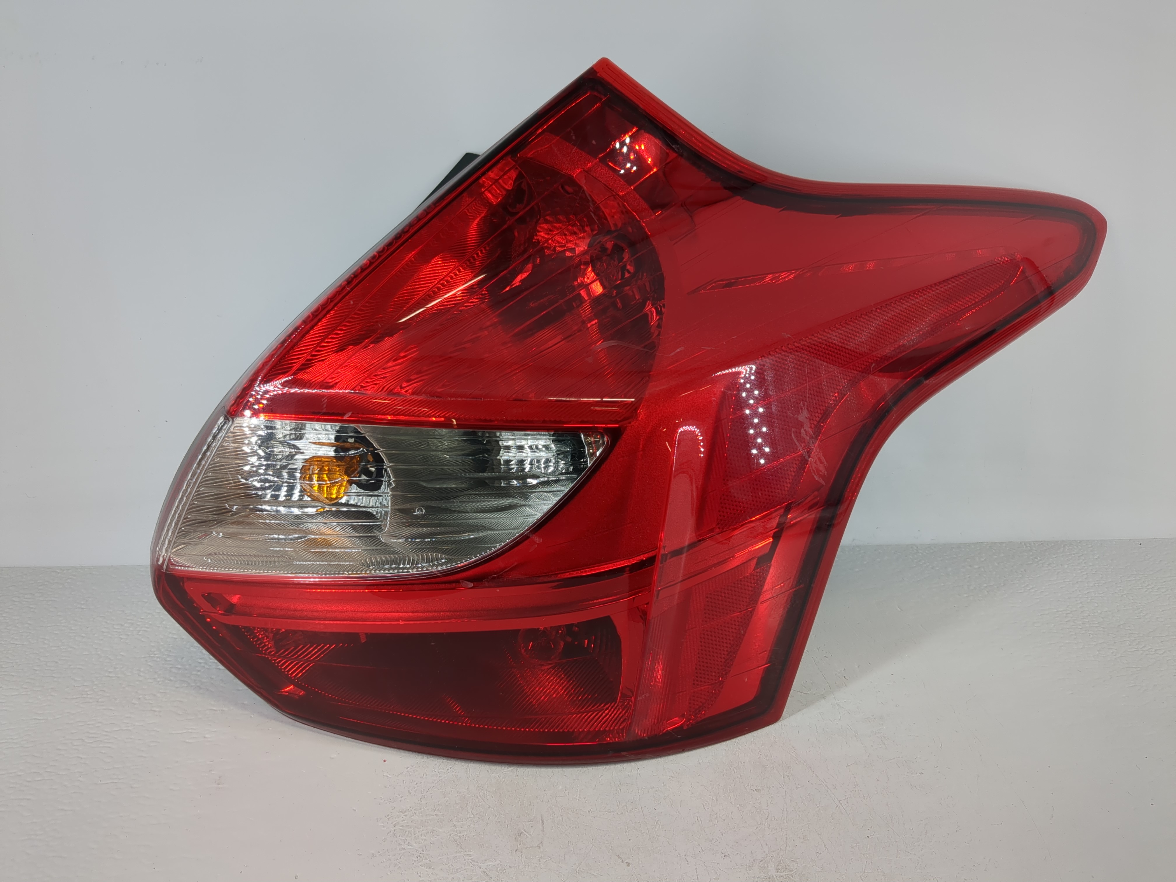2013-2014 Ford Focus Passenger Right Side Tail Light Taillight Oem 1119567 - Oemusedautoparts1.com
