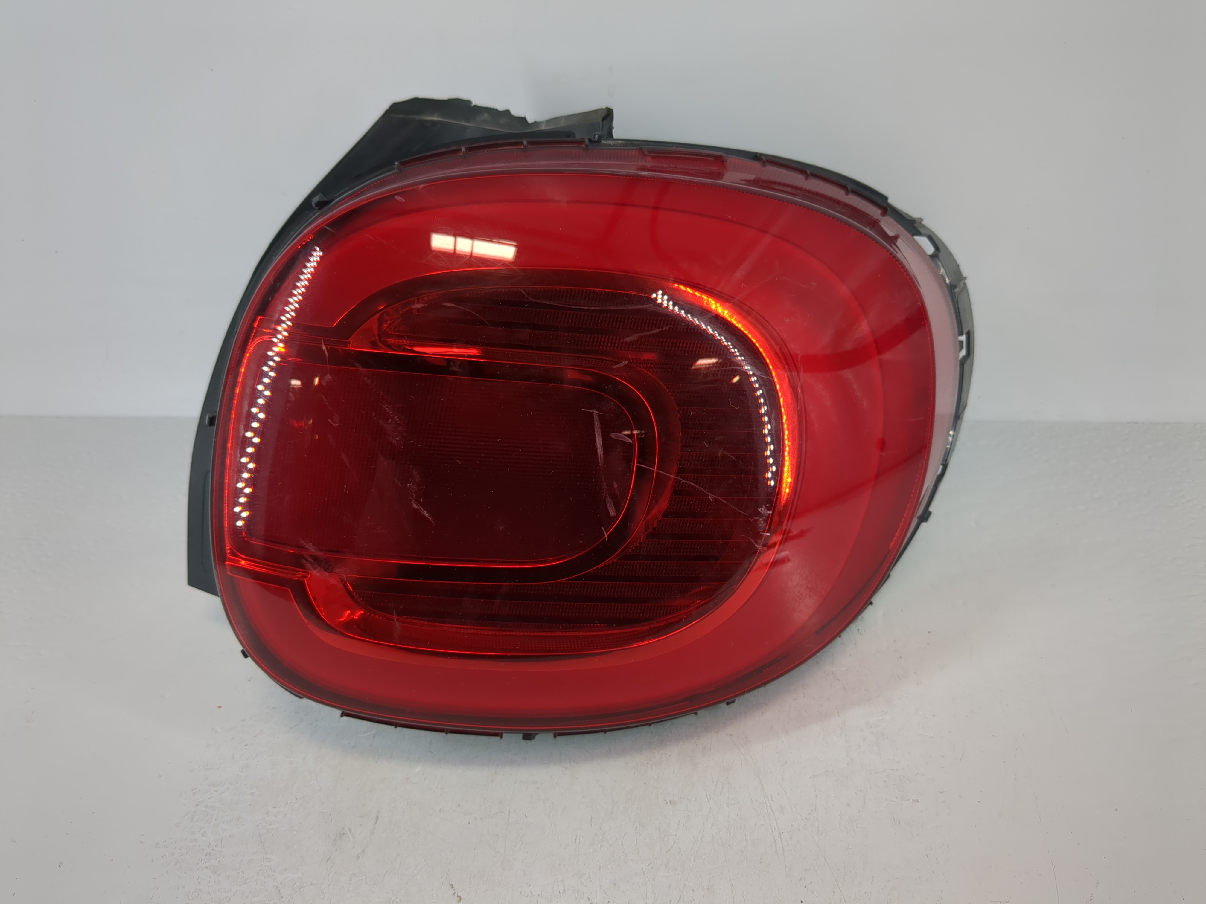 Picture of 2014 Fiat 500 Passenger Right Side Tail Light Taillight Oem 1119570
