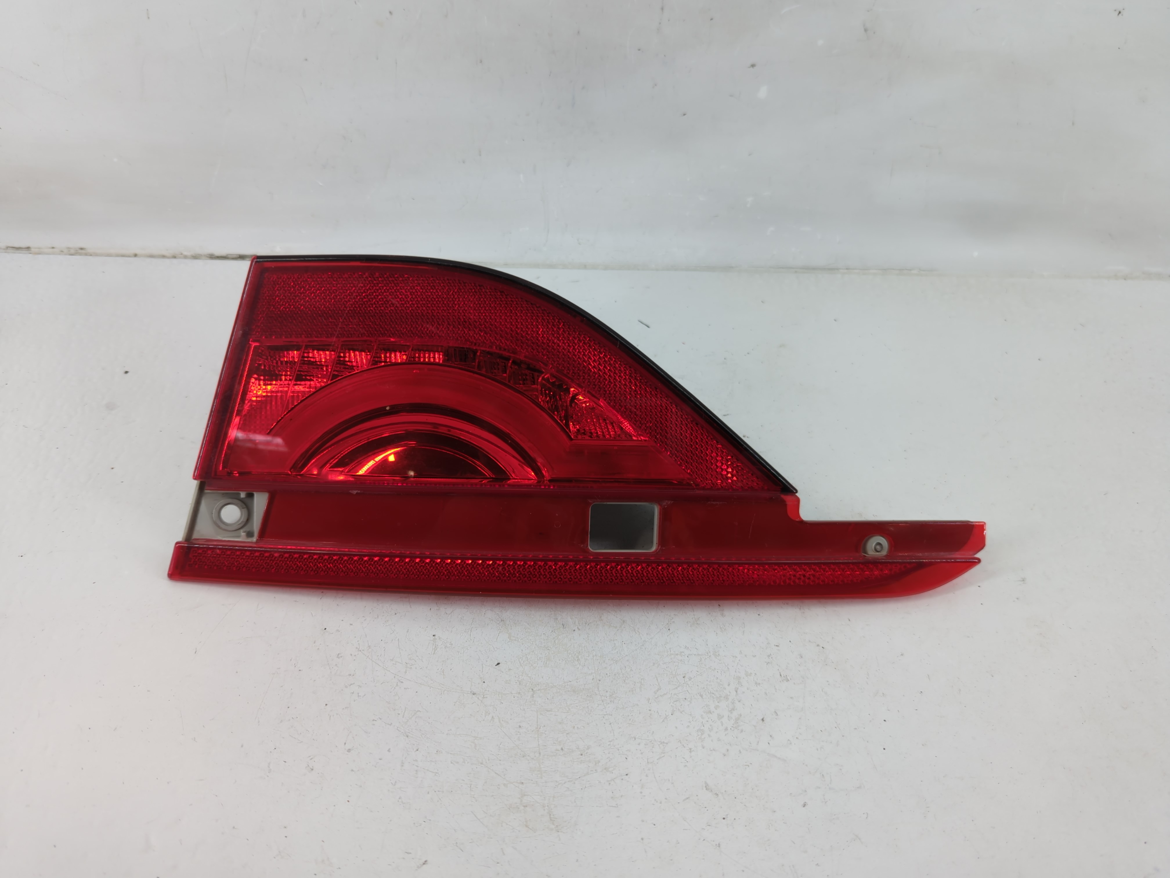 Picture of 2016-2019 Jaguar Xf Passenger Right Side Tail Light Taillight Oem 1119586