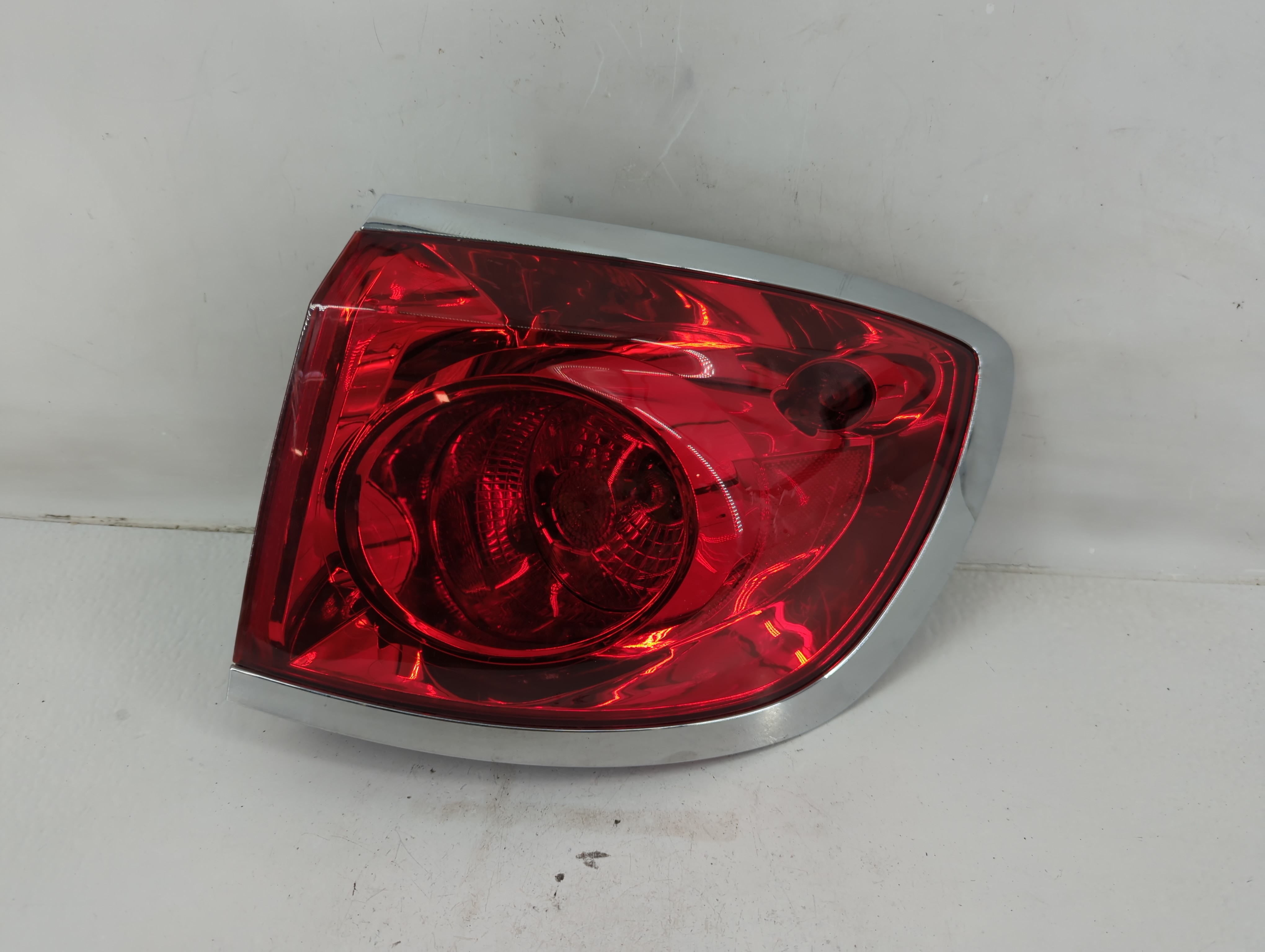 2008-2012 Buick Enclave Passenger Right Side Tail Light Taillight Oem 1119589 - Oemusedautoparts1.com