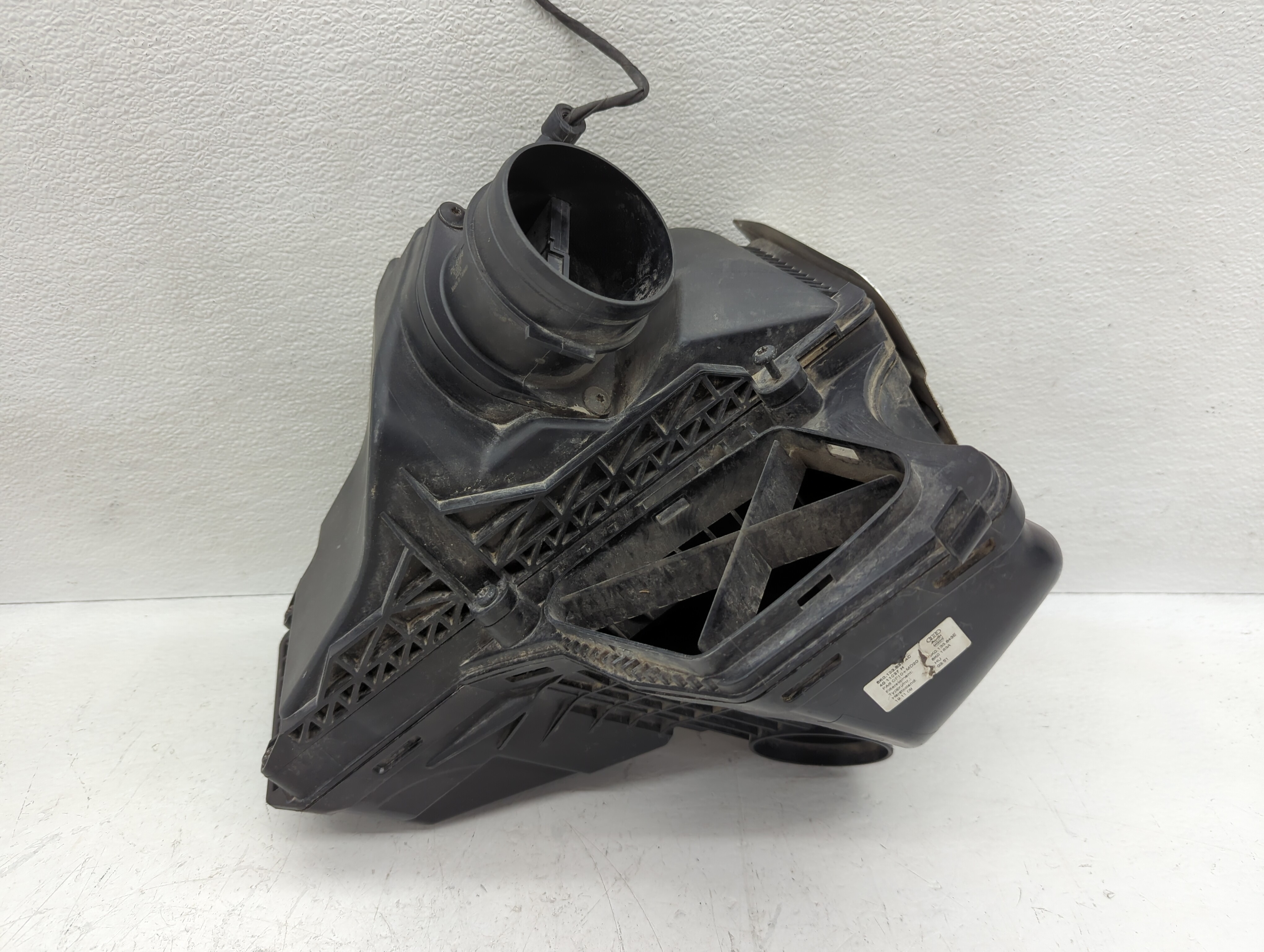 2009-2011 Audi A4 Air Cleaner Intake-duct Hose Tube 1119600 - Oemusedautoparts1.com