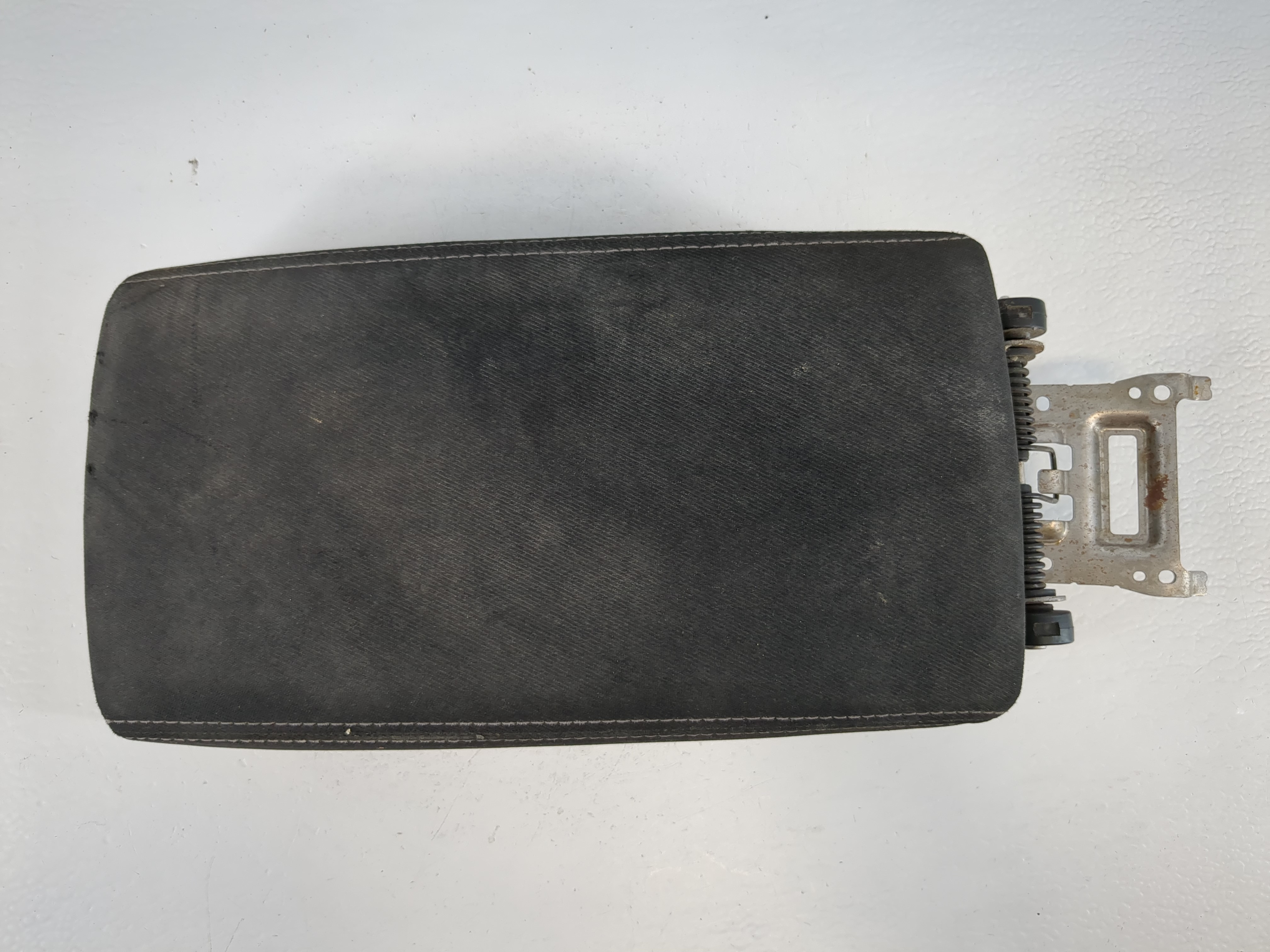 2022 Honda Civic Center Console Armrest Cover Lid Black 1119617 - Oemusedautoparts1.com