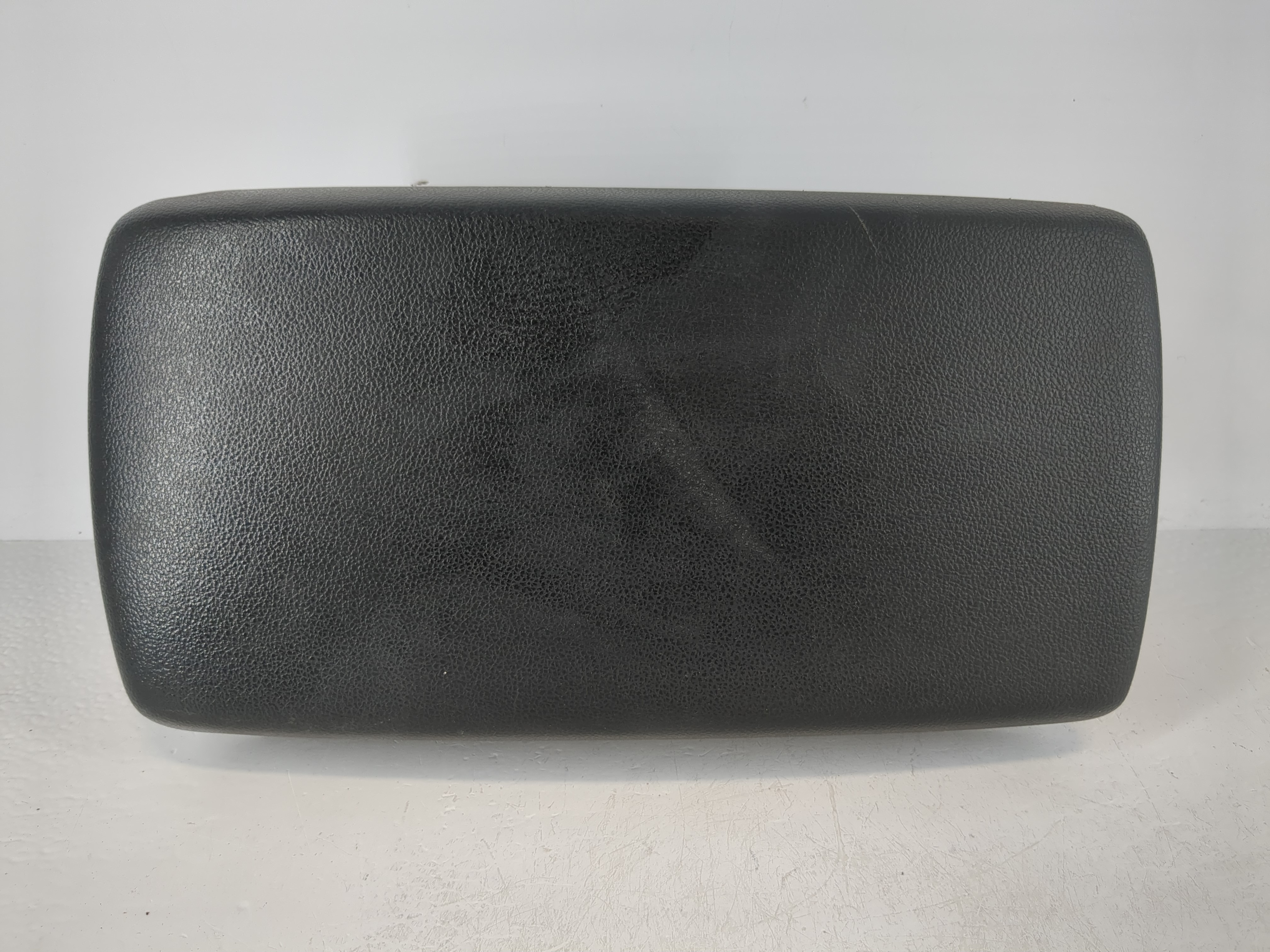 2020 Hyundai Elantra Center Console Armrest Cover Lid Black 1119620 - Oemusedautoparts1.com