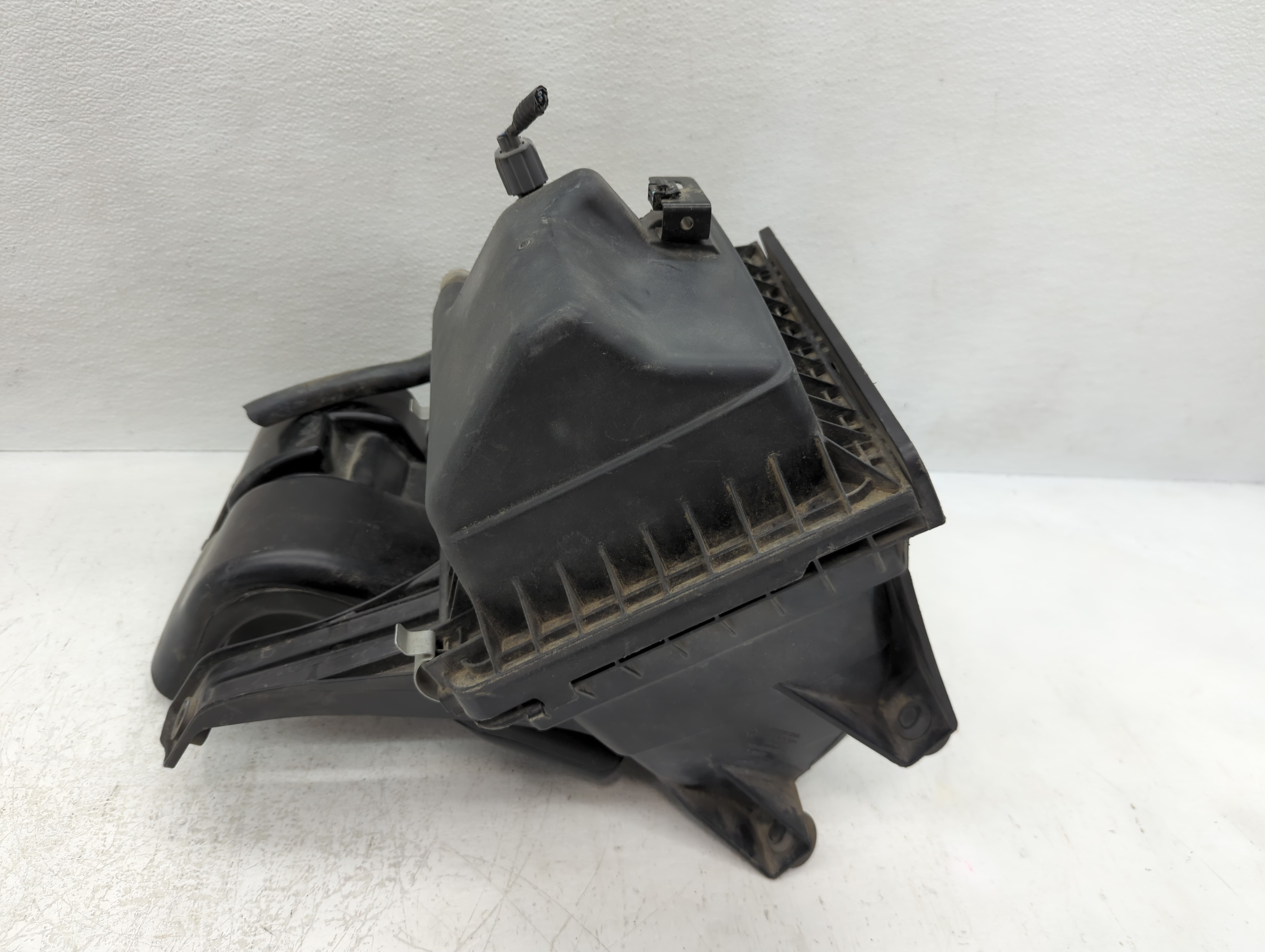 Picture of 2009-2020 Dodge Journey Air Cleaner Intake-duct Hose Tube 1119639
