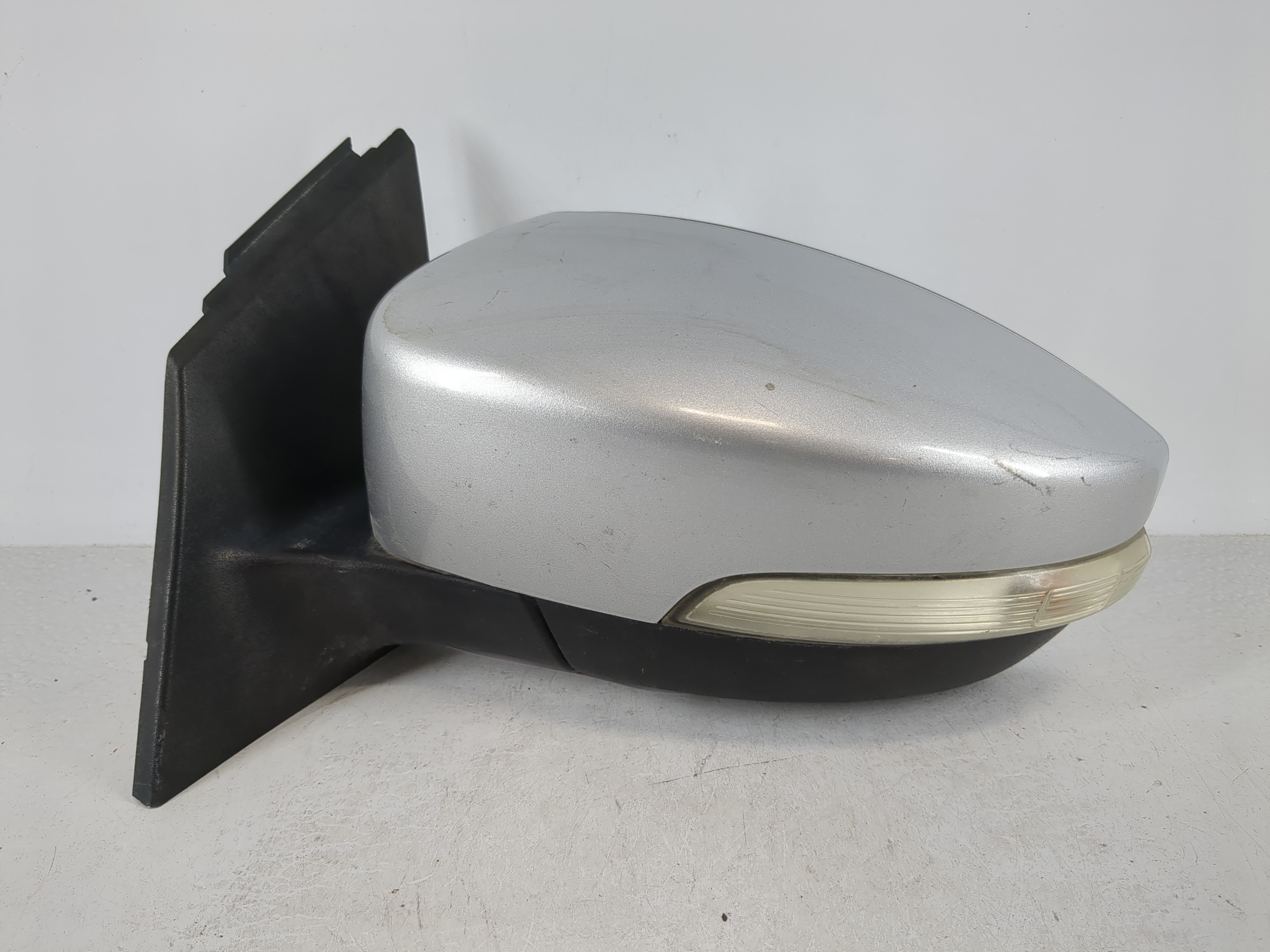 2012-2014 Ford Focus Driver Left Side View Power Door Mirror Silver 1119737 - Oemusedautoparts1.com