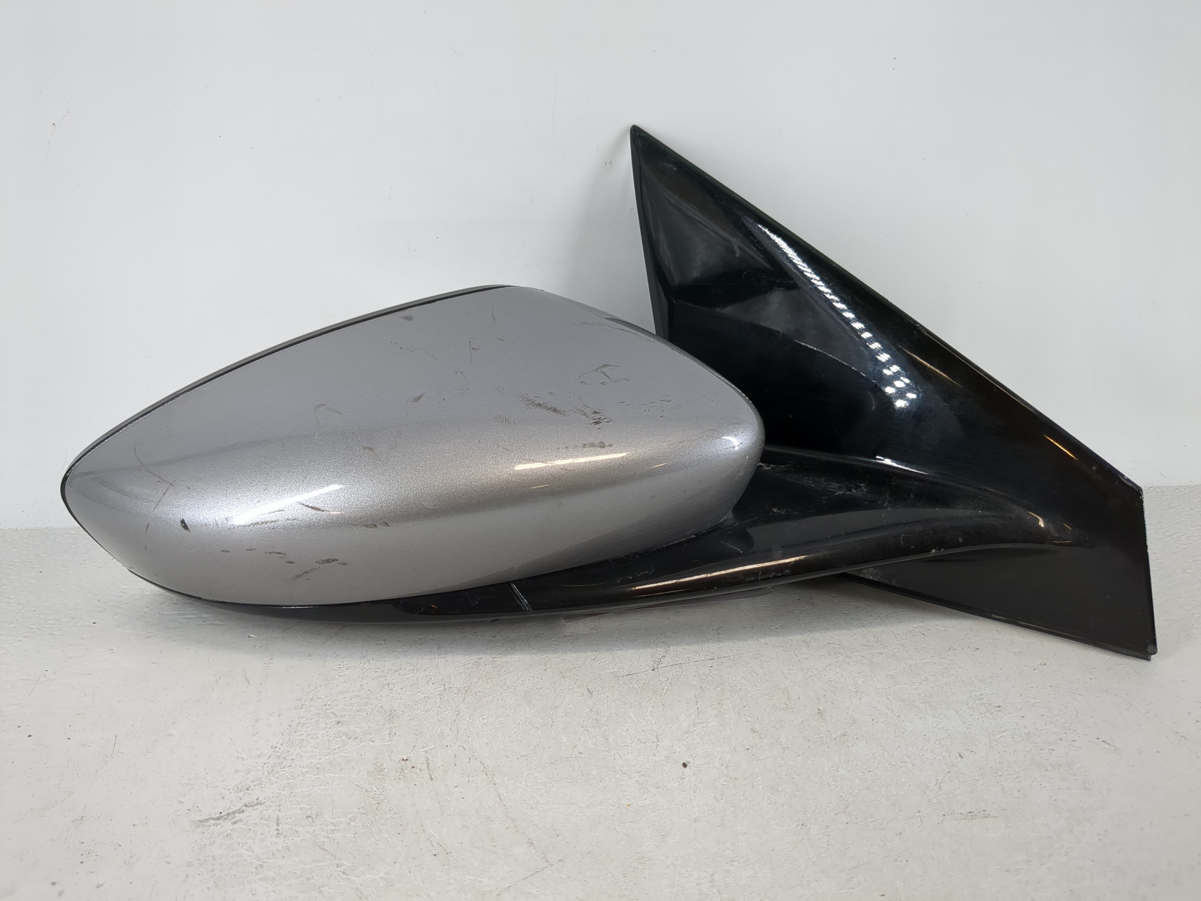 2015-2017 Chrysler 200 Passenger Right Side View Power Door Mirror Grey 1119746 - Oemusedautoparts1.com
