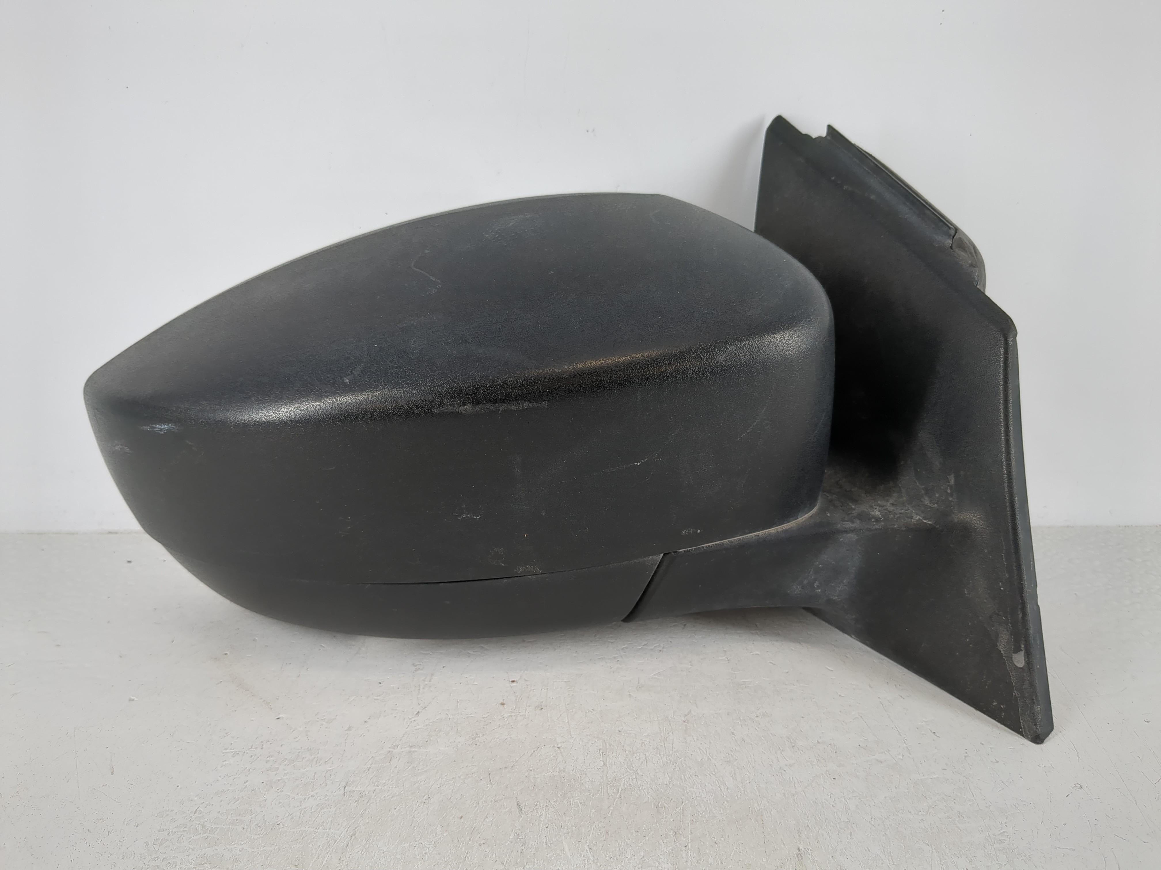 2015-2018 Ford Focus Passenger Right Side View Power Door Mirror Black 1119769 - Oemusedautoparts1.com