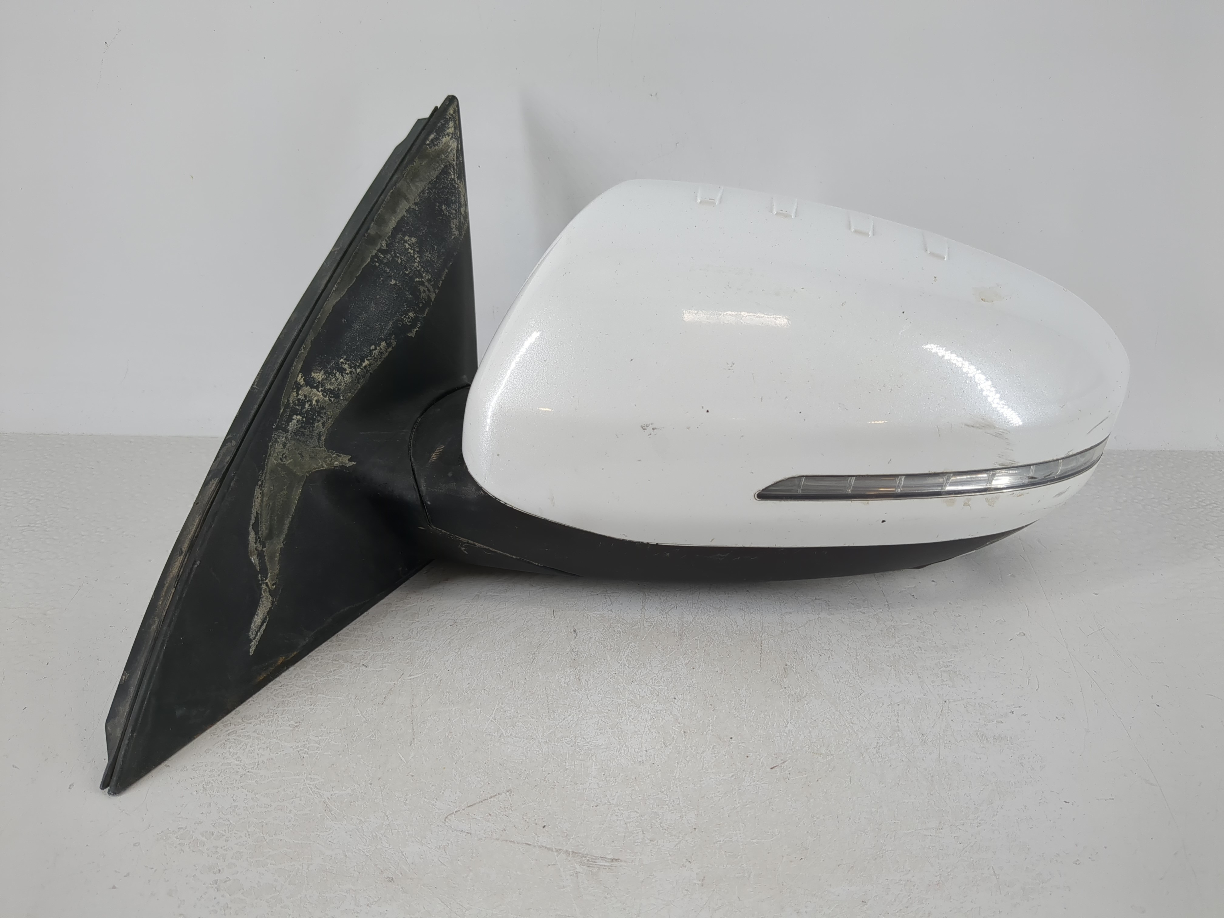 2014-2015 Kia Optima Driver Left Side View Power Door Mirror White 1119812 - Oemusedautoparts1.com