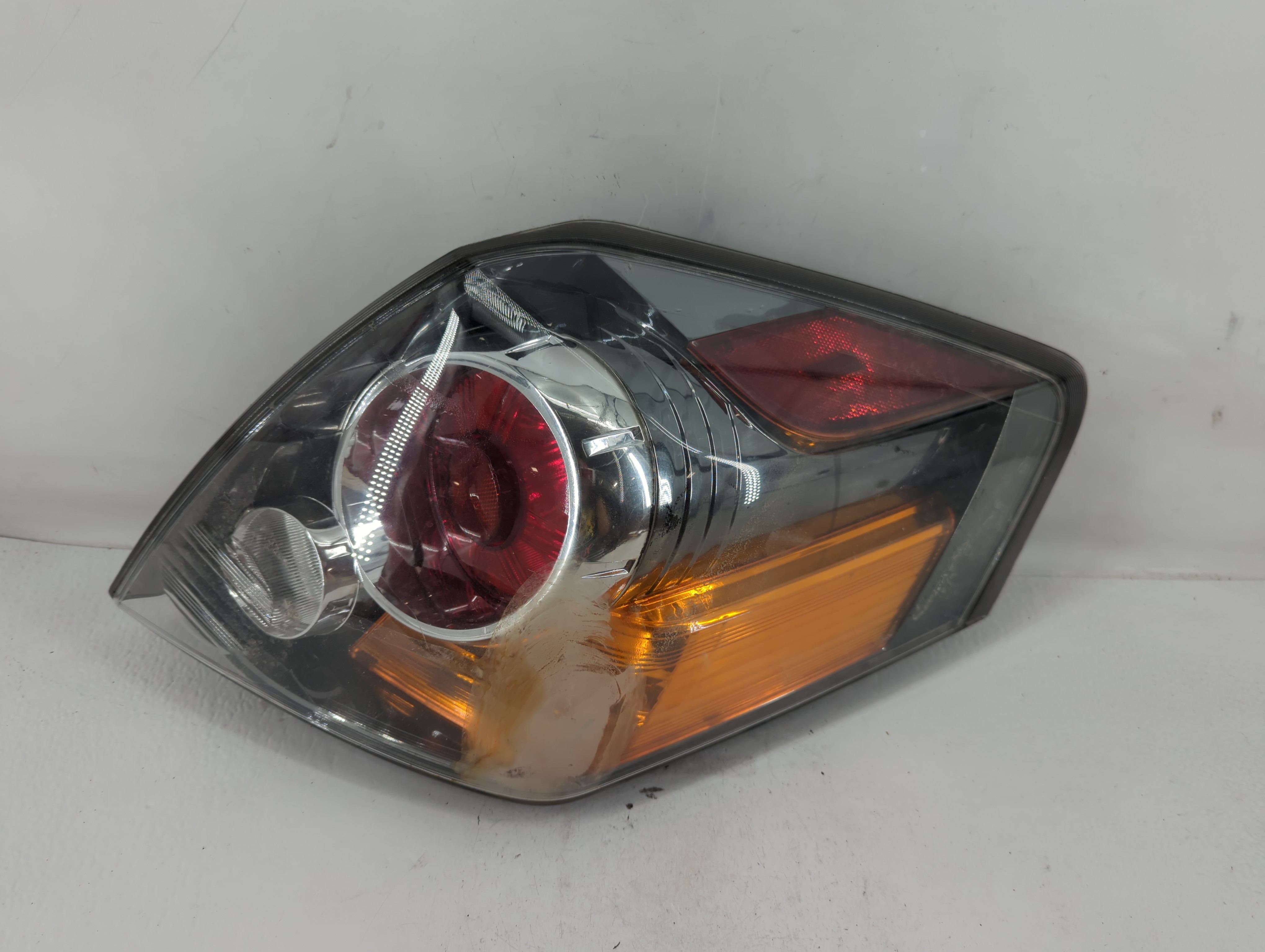 2008-2013 Nissan Altima Driver Left Side Tail Light Taillight Oem 1120026 - Oemusedautoparts1.com