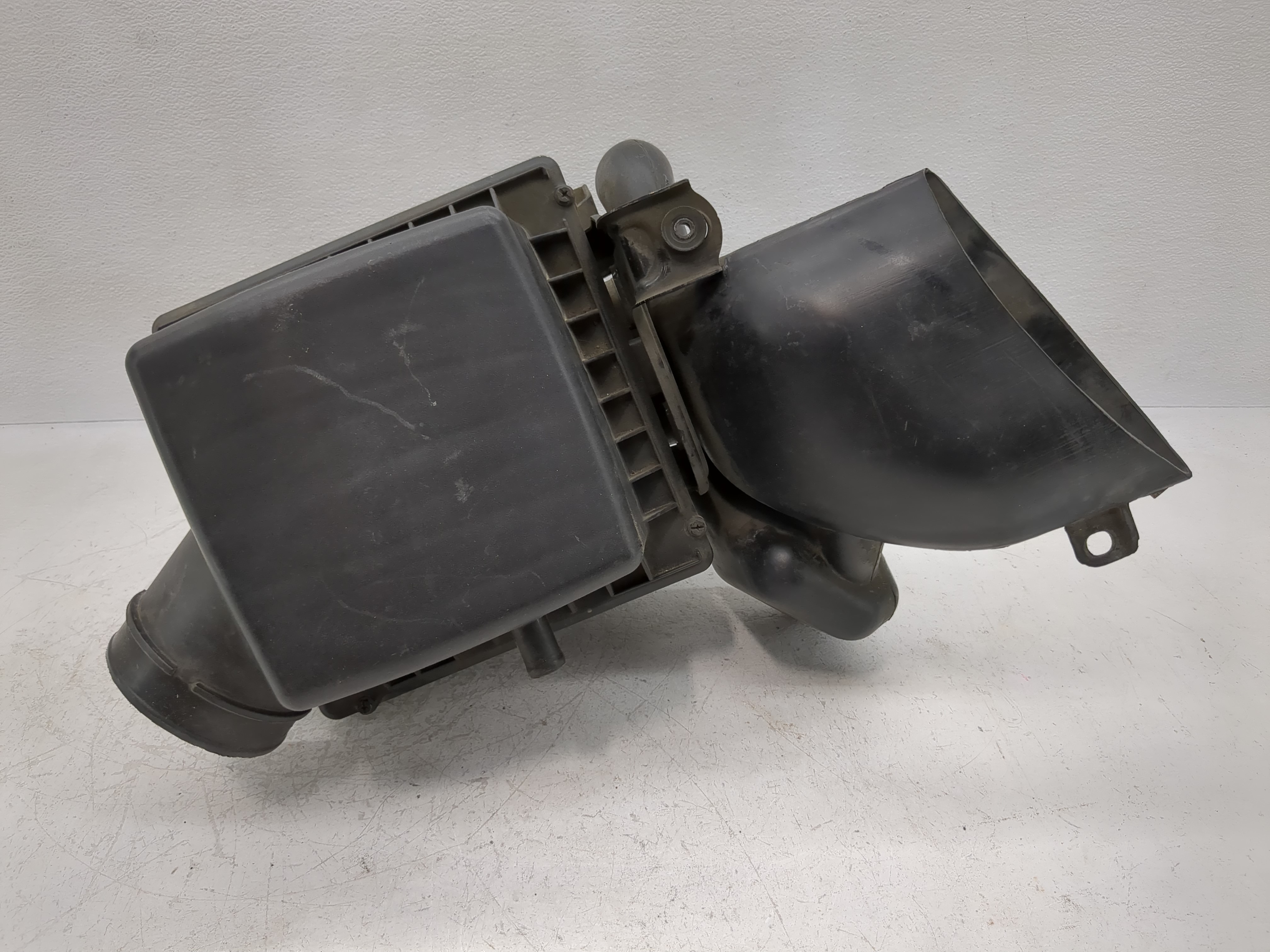 Picture of 2011-2014 Chrysler 200 Air Cleaner Intake-duct Hose Tube 1120512