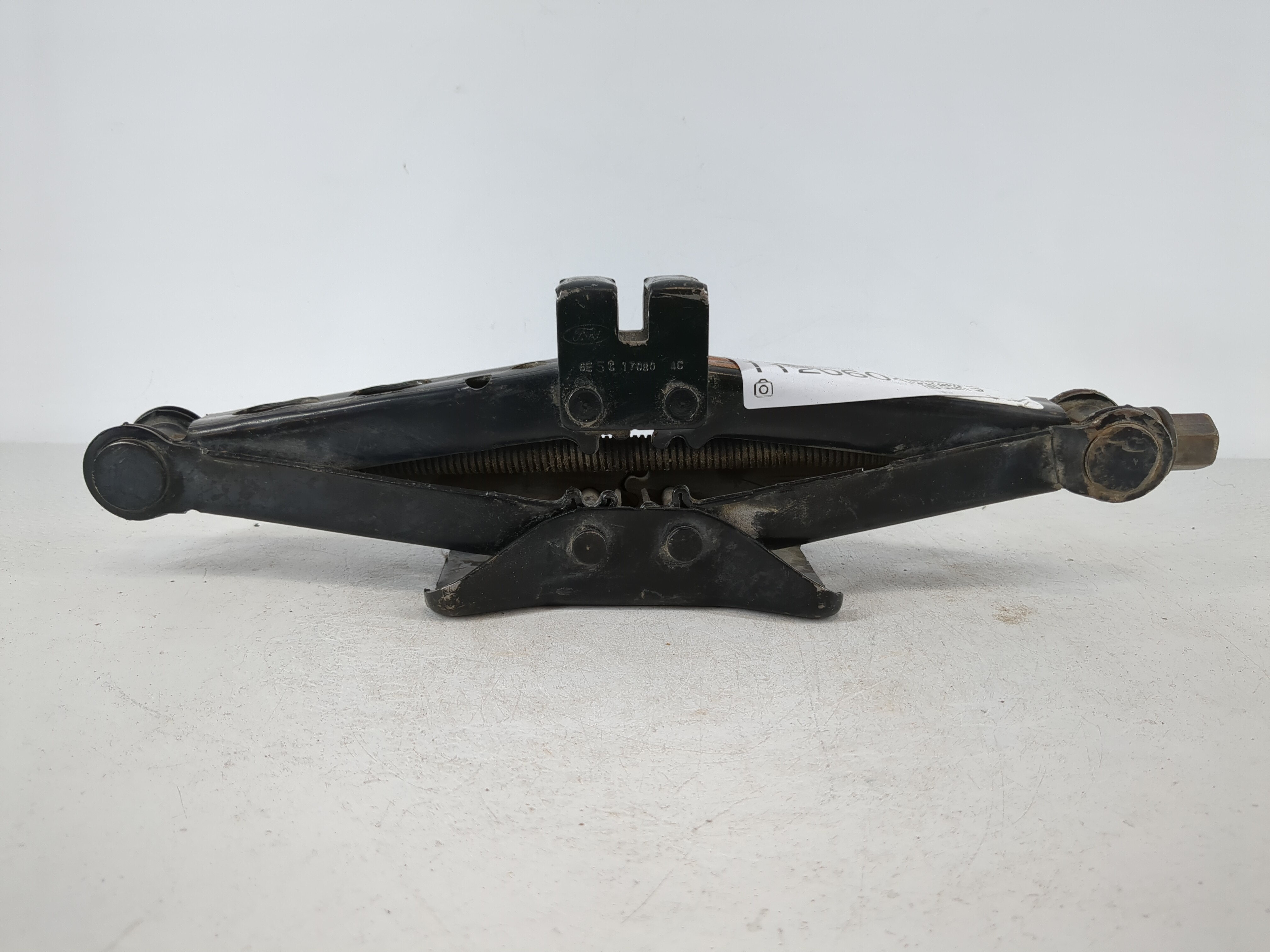 2018 Chevrolet Malibu Spare Scissor Car Jack 1120604 - Oemusedautoparts1.com