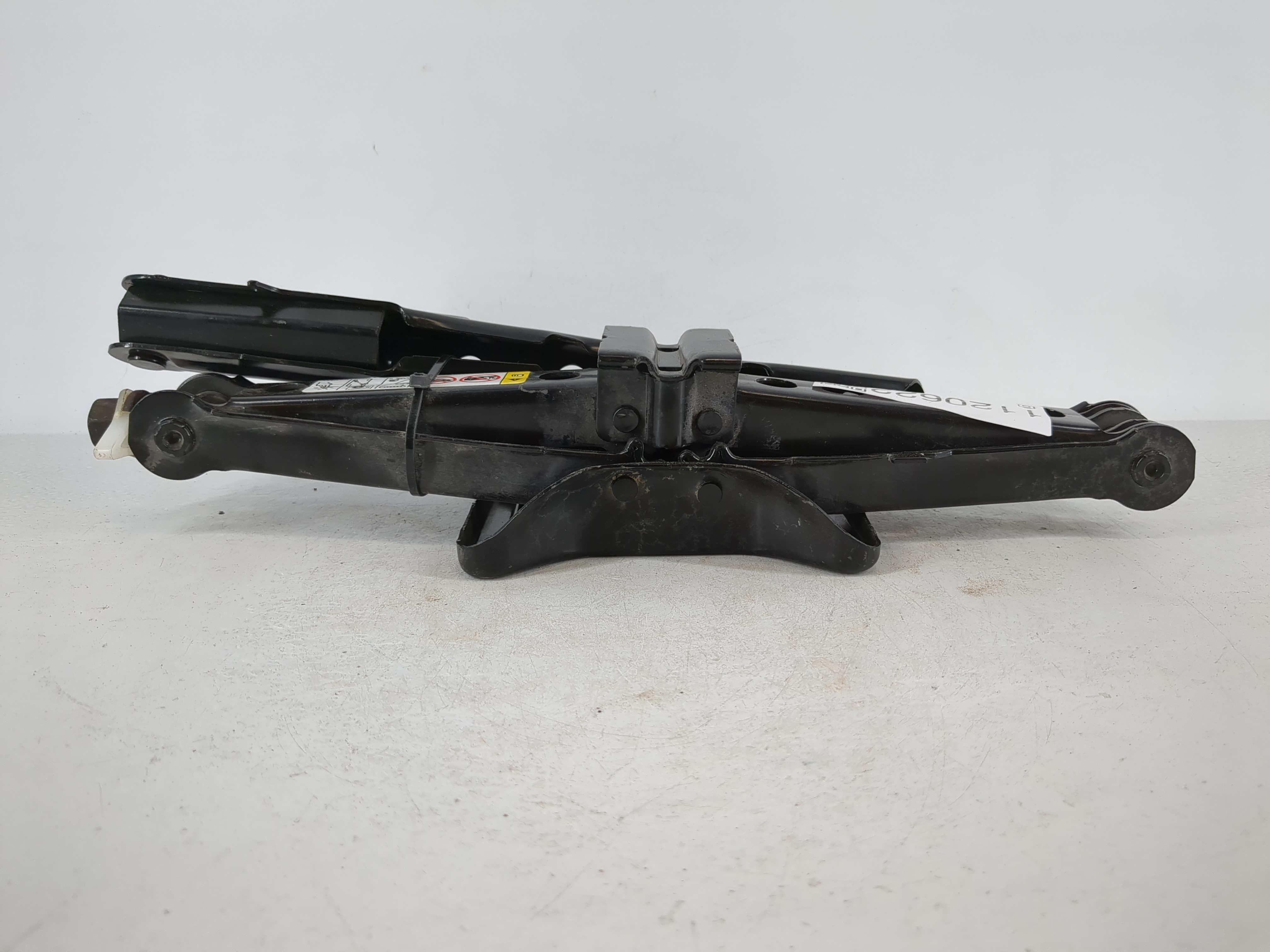 2013 Jeep Patriot Spare Scissor Car Jack 1120622 - Oemusedautoparts1.com