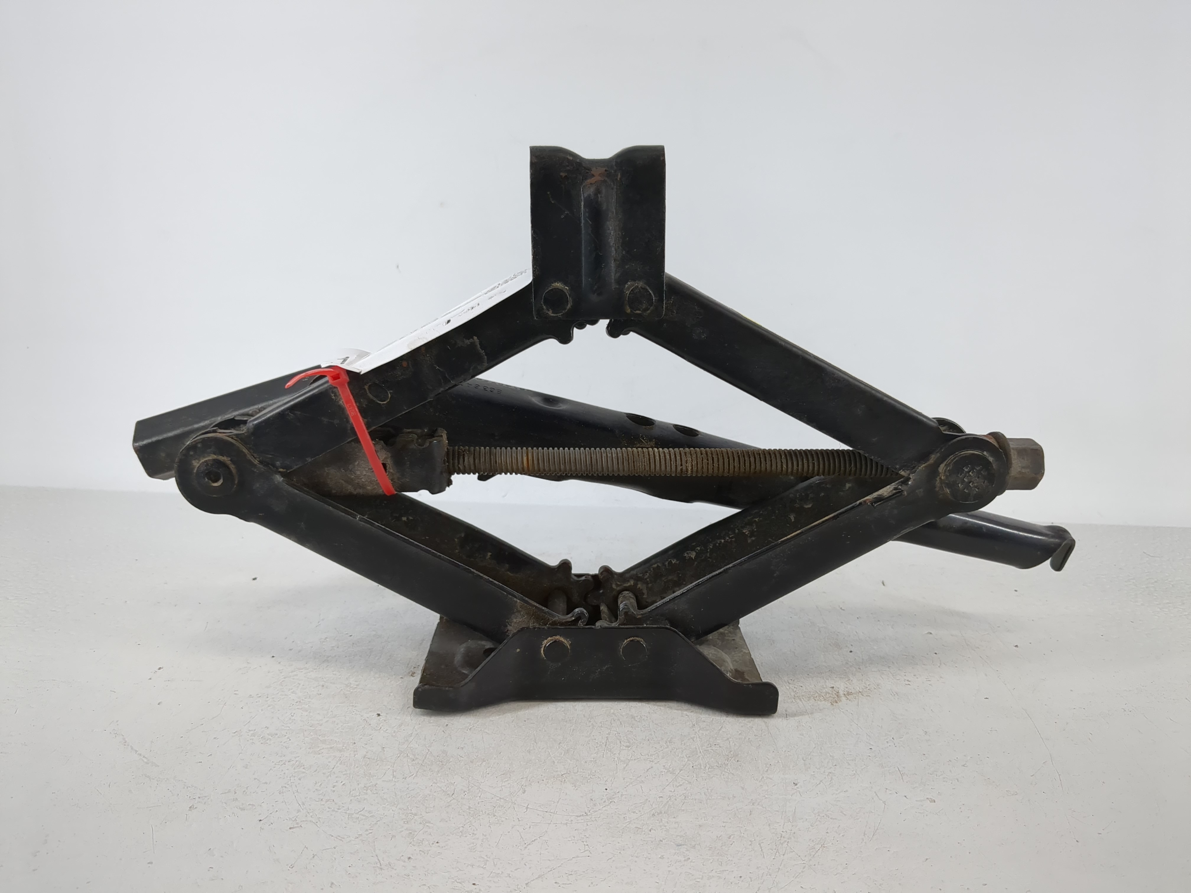 Picture of 2016 Chrysler 200 Spare Scissor Car Jack 1120623
