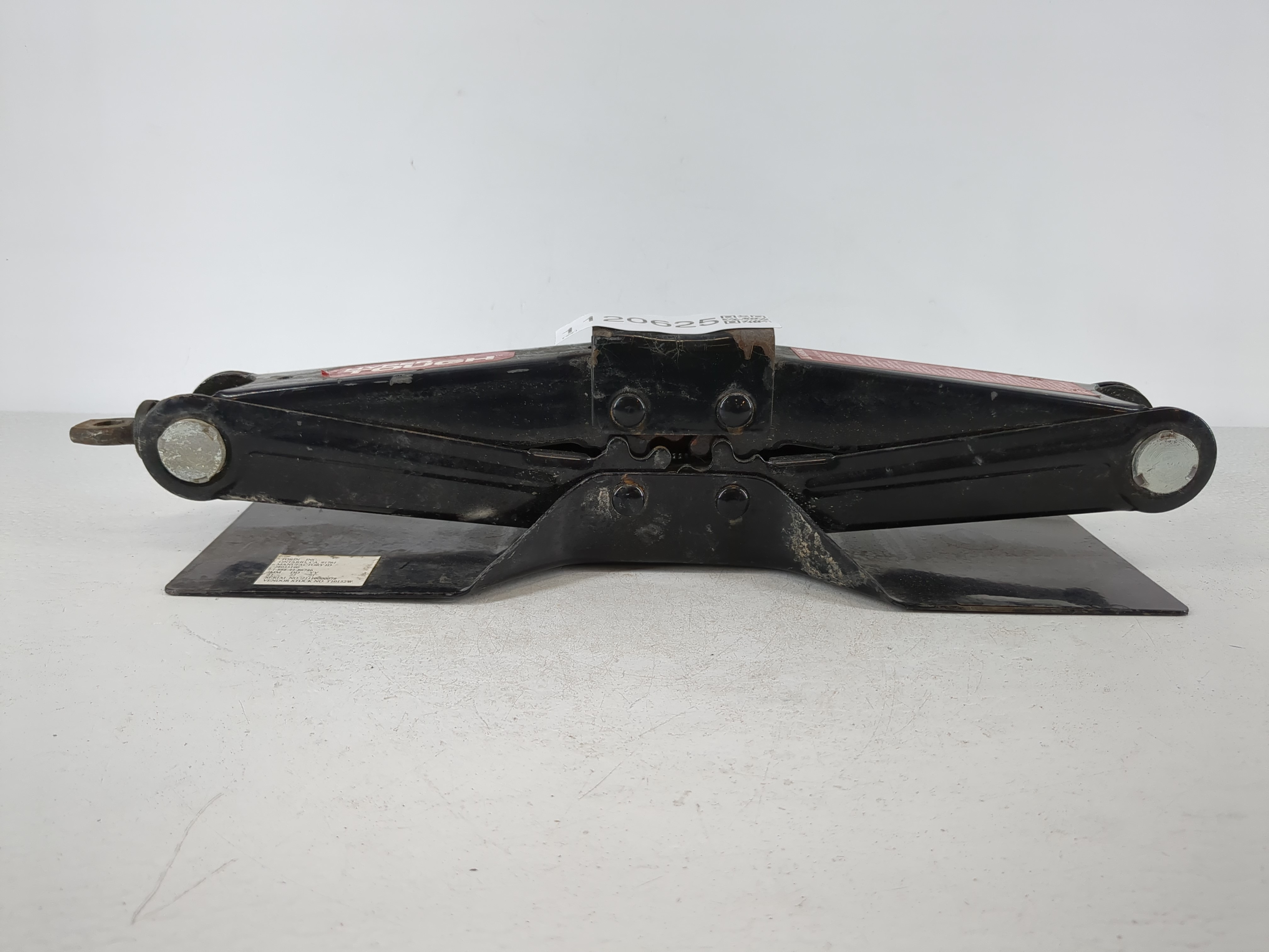 2015 Hyundai Sonata Spare Scissor Car Jack 1120625 - Oemusedautoparts1.com