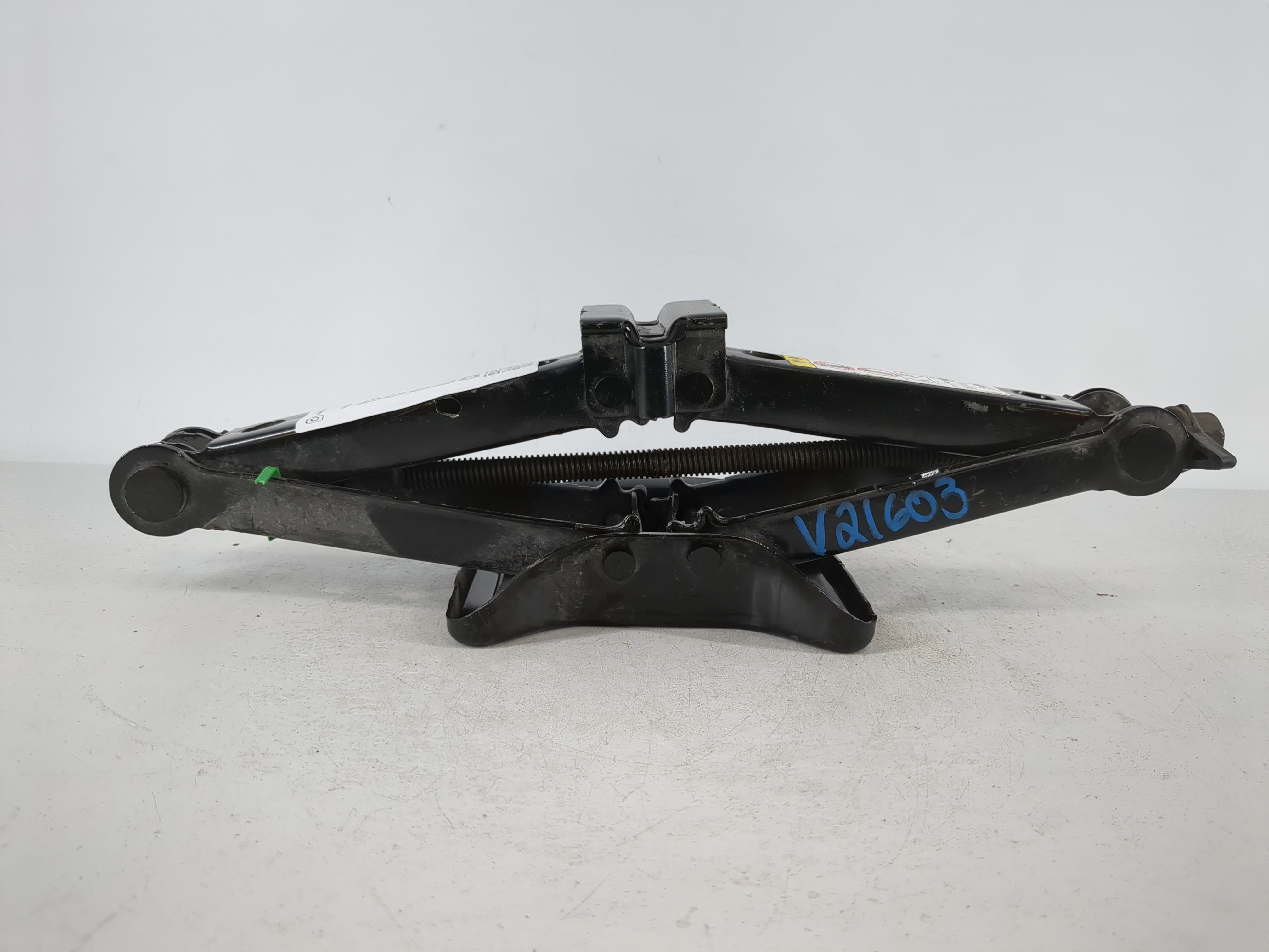 Picture of 2010 Dodge Caliber Spare Scissor Car Jack 1120628
