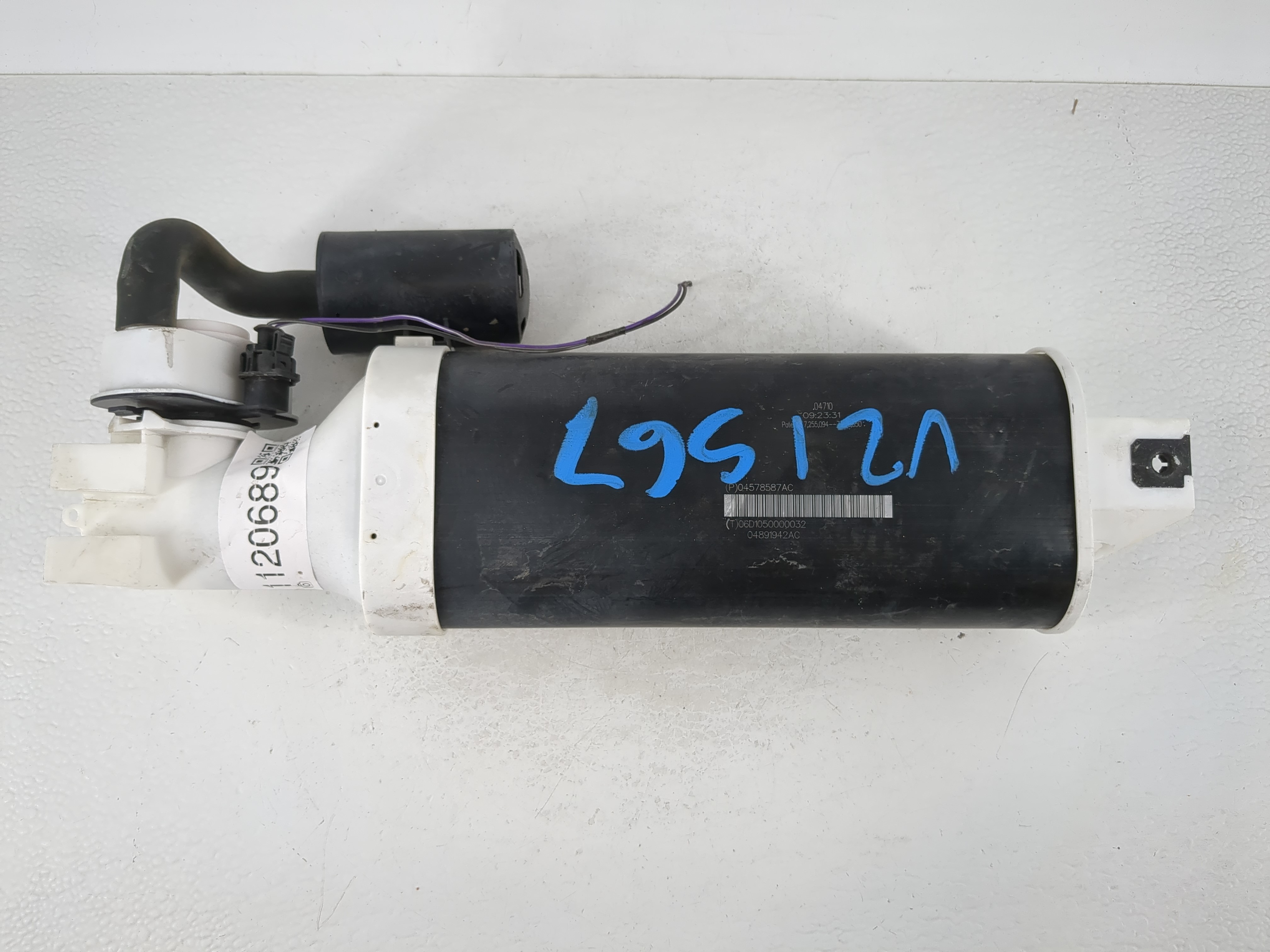 Picture of 2010 Dodge Charger Fuel Vapor Charcoal Canister 1120689