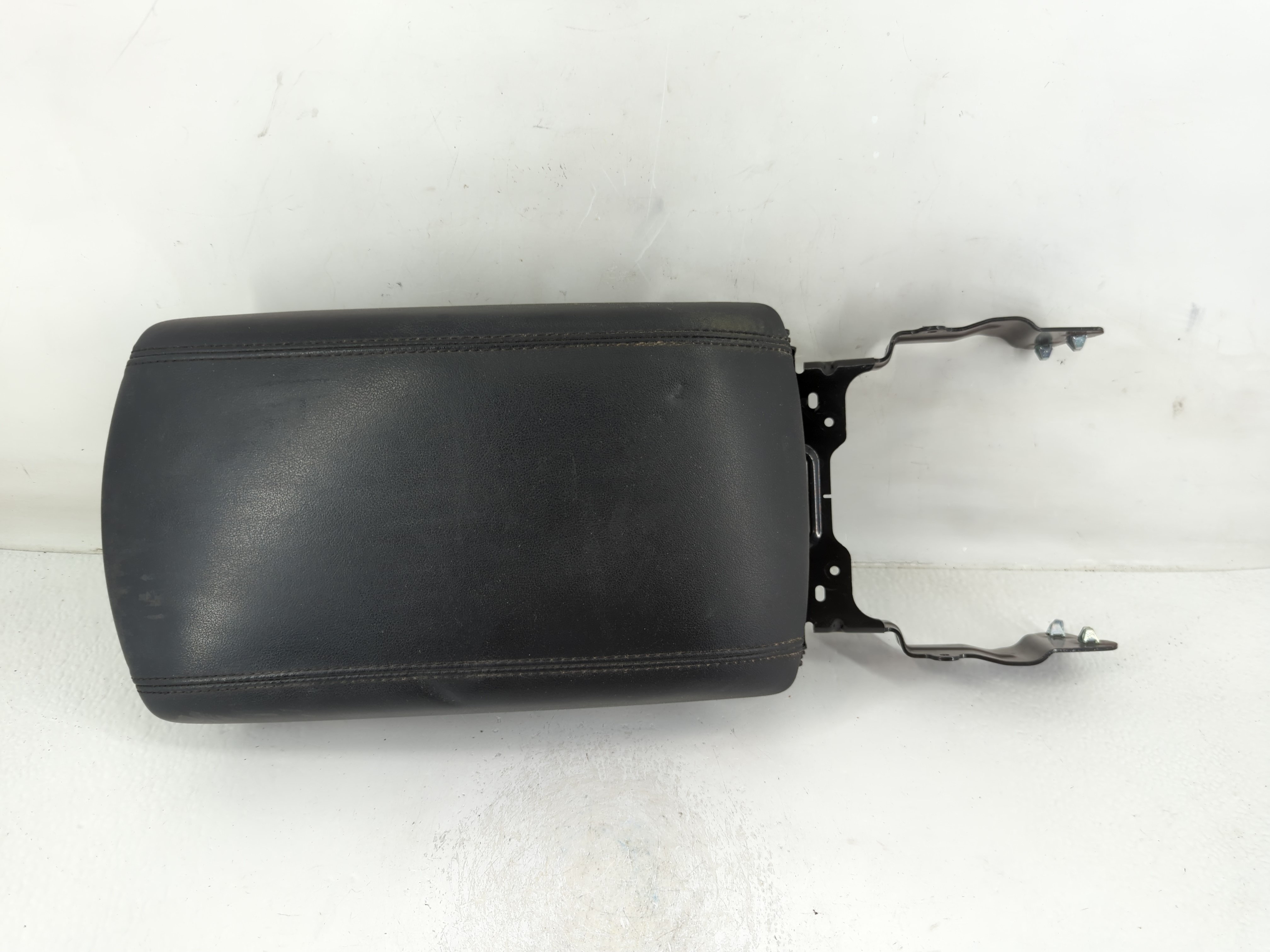 Picture of Ford Edge Center Console Armrest Cover Lid Black 1121216
