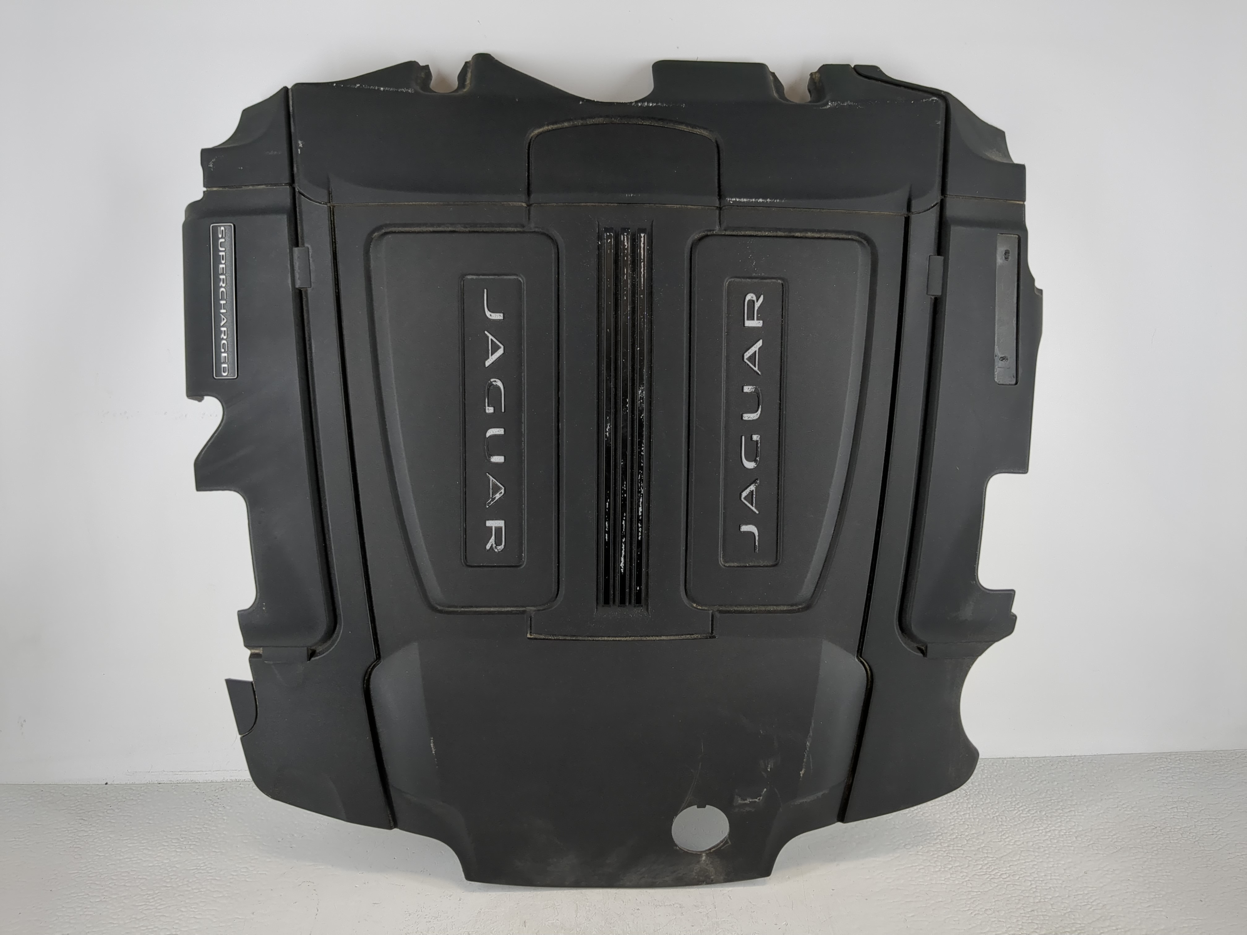 Picture of 2017 Jaguar Xf Engine Cover 1121218