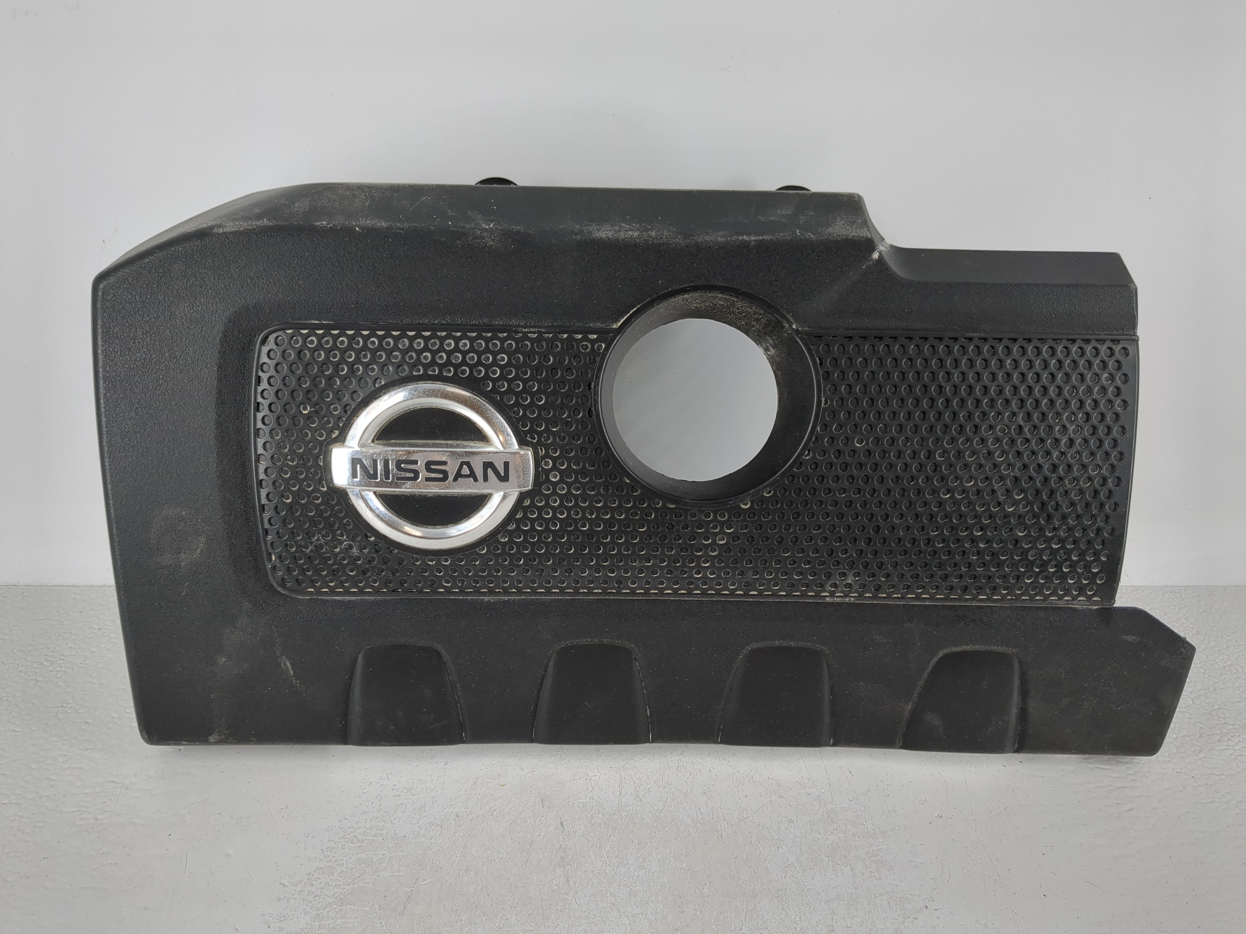 2015 Nissan Sentra Engine Cover 1121226 - Oemusedautoparts1.com