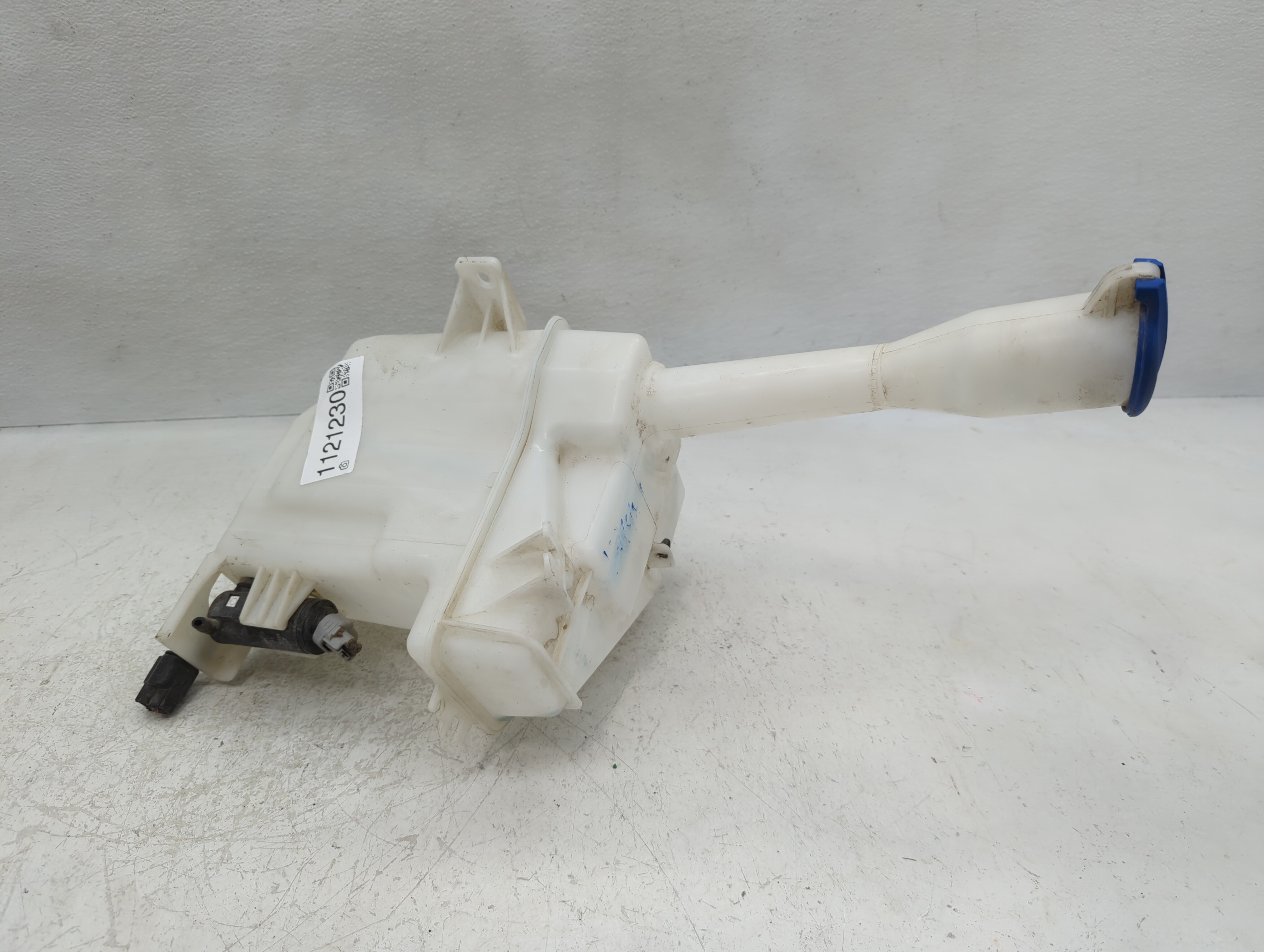 Picture of 2016-2020 Kia Optima Windshield Washer Fluid Reservoir Bottle Oem 1121230