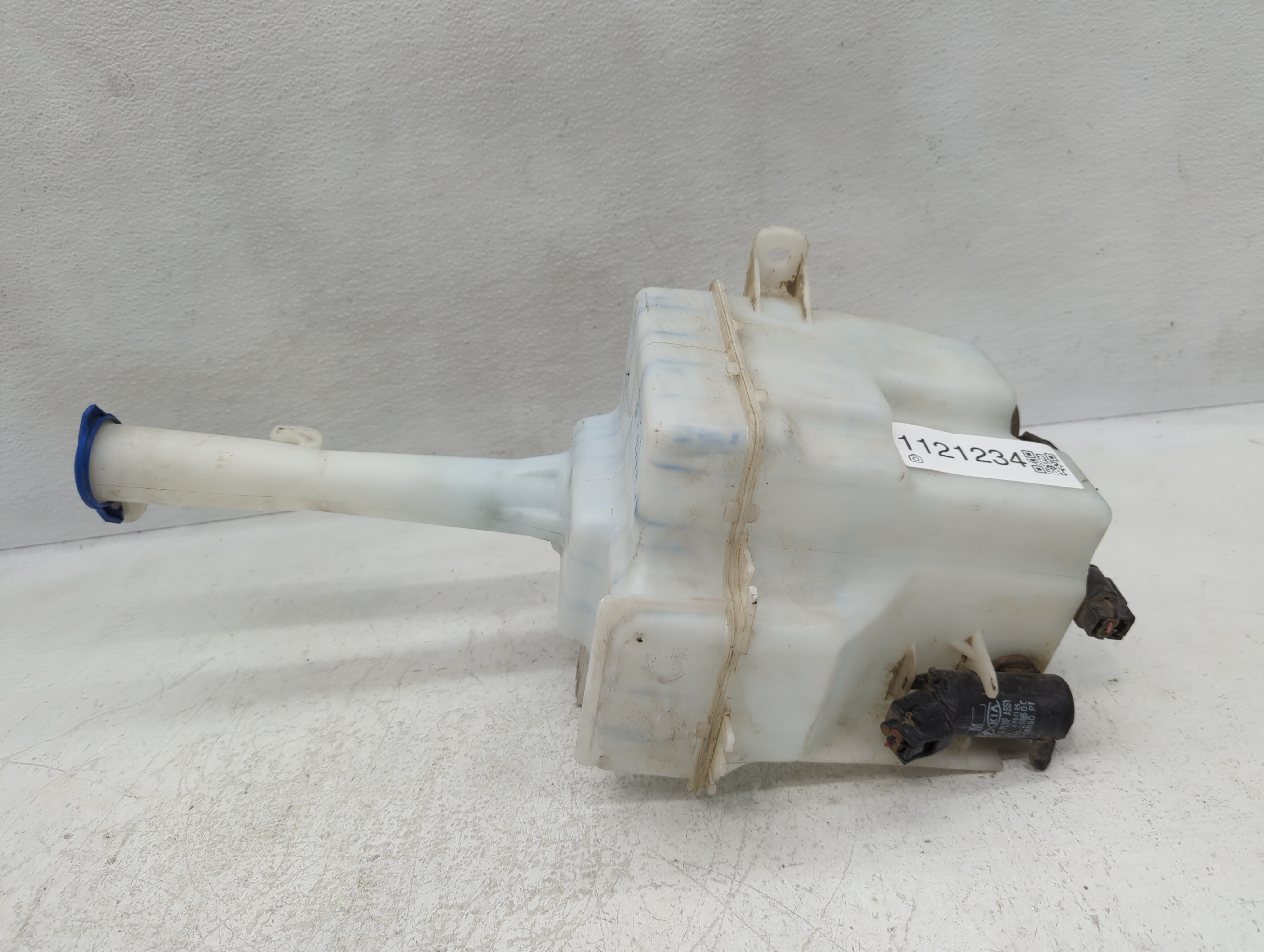 2011-2015 Hyundai Sonata Windshield Washer Fluid Reservoir Bottle Oem 1121234 - Oemusedautoparts1.com