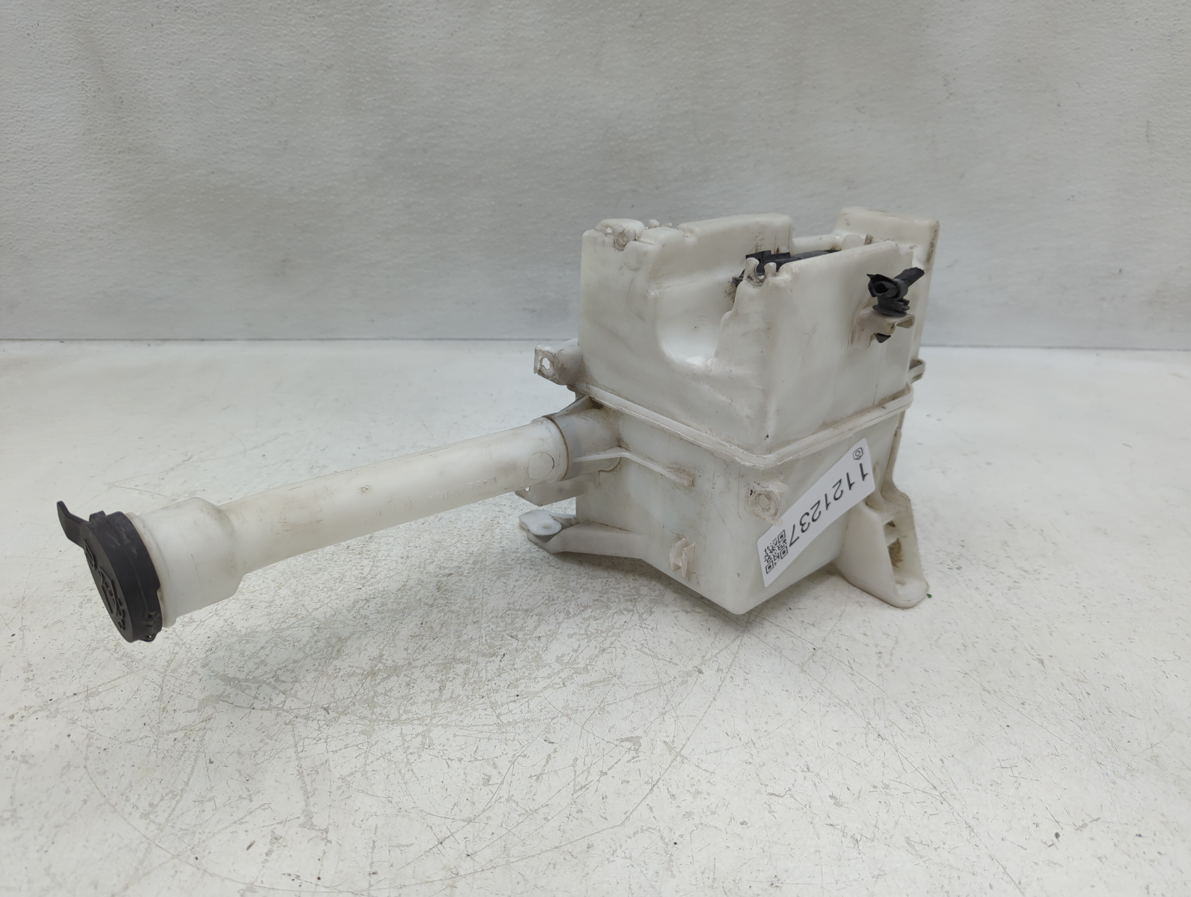 2012-2019 Chevrolet Sonic Windshield Washer Fluid Reservoir Bottle Oem 1121237 - Oemusedautoparts1.com