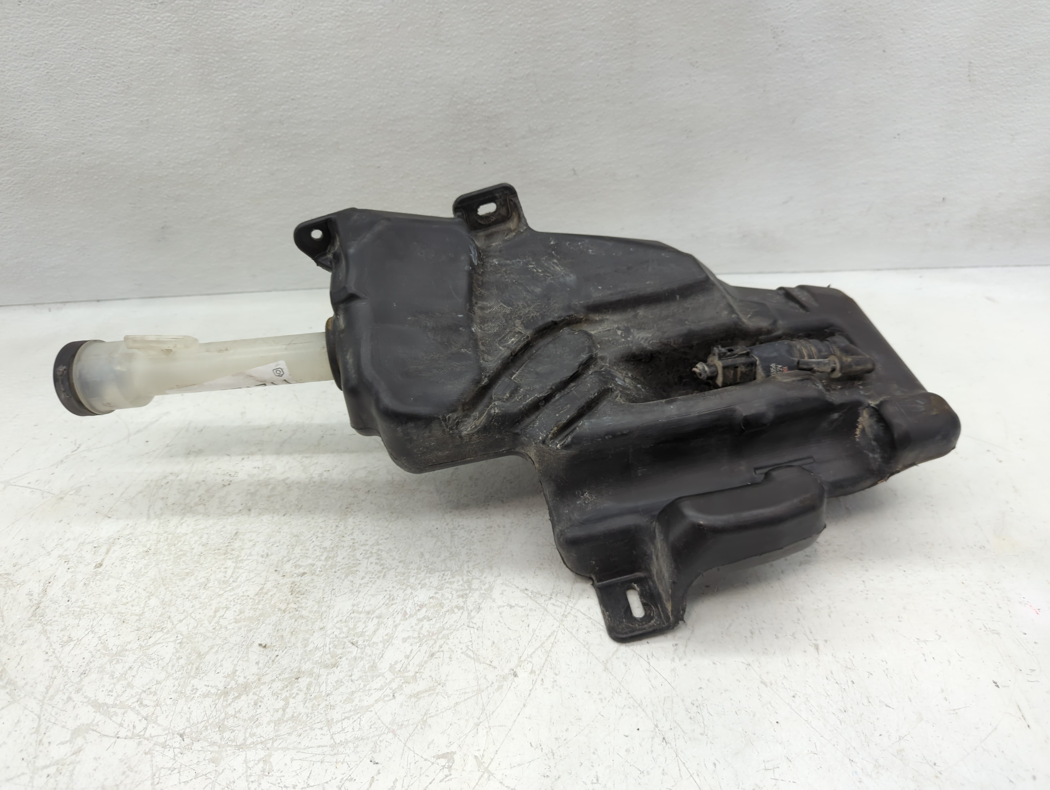 2011-2016 Chevrolet Cruze Windshield Washer Fluid Reservoir Bottle Oem 1121238 - Oemusedautoparts1.com
