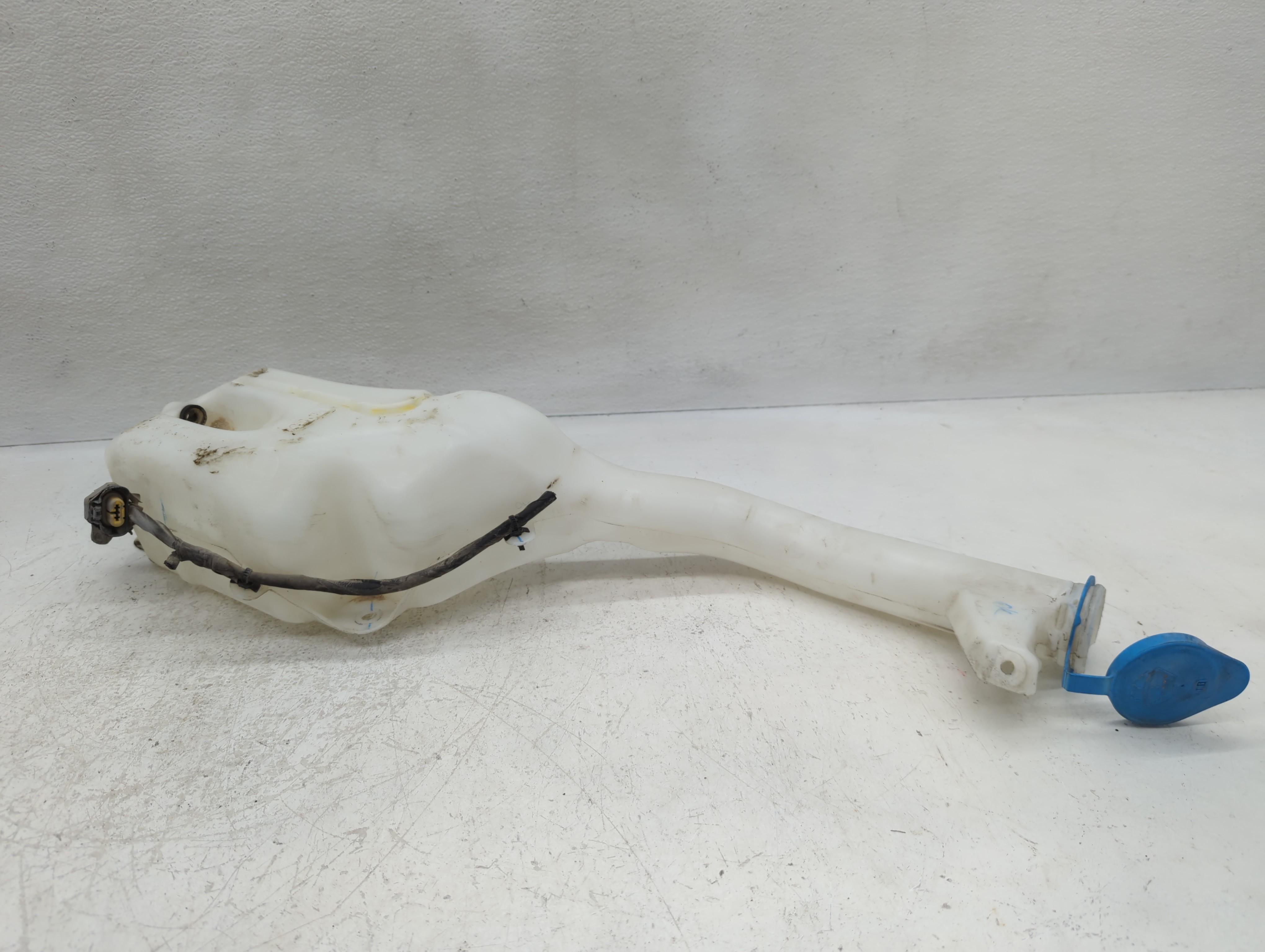 Picture of 2007-2012 Nissan Sentra Windshield Washer Fluid Reservoir Bottle Oem 1121251