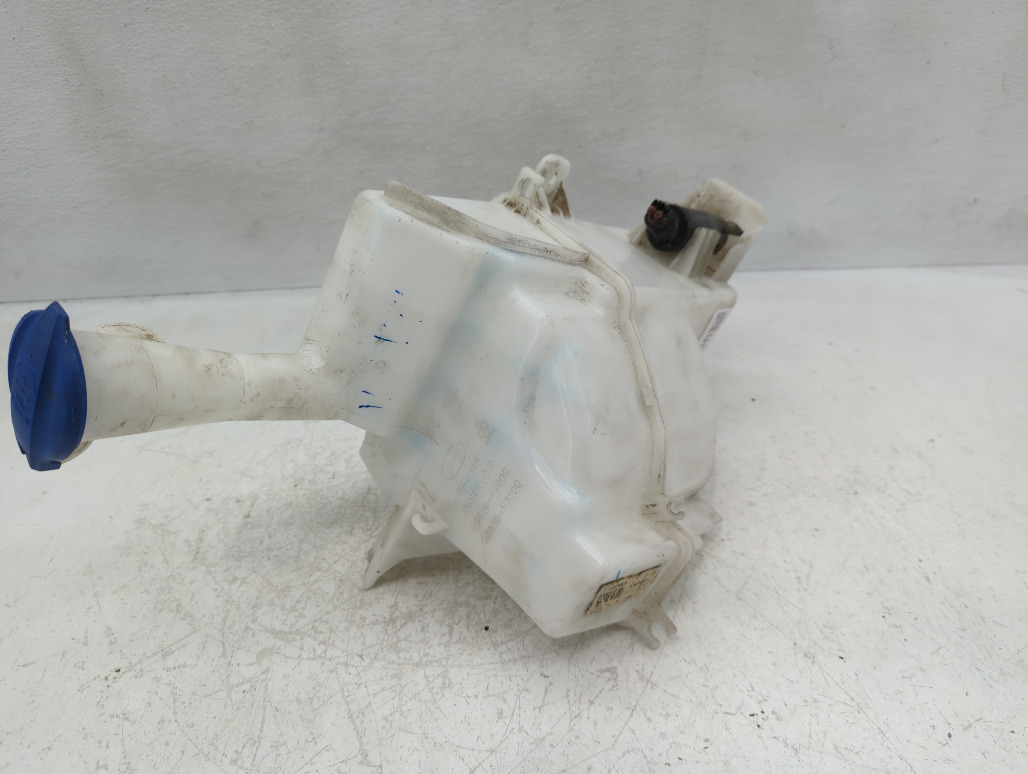 2017-2018 Hyundai Elantra Windshield Washer Fluid Reservoir Bottle Oem 1121256 - Oemusedautoparts1.com