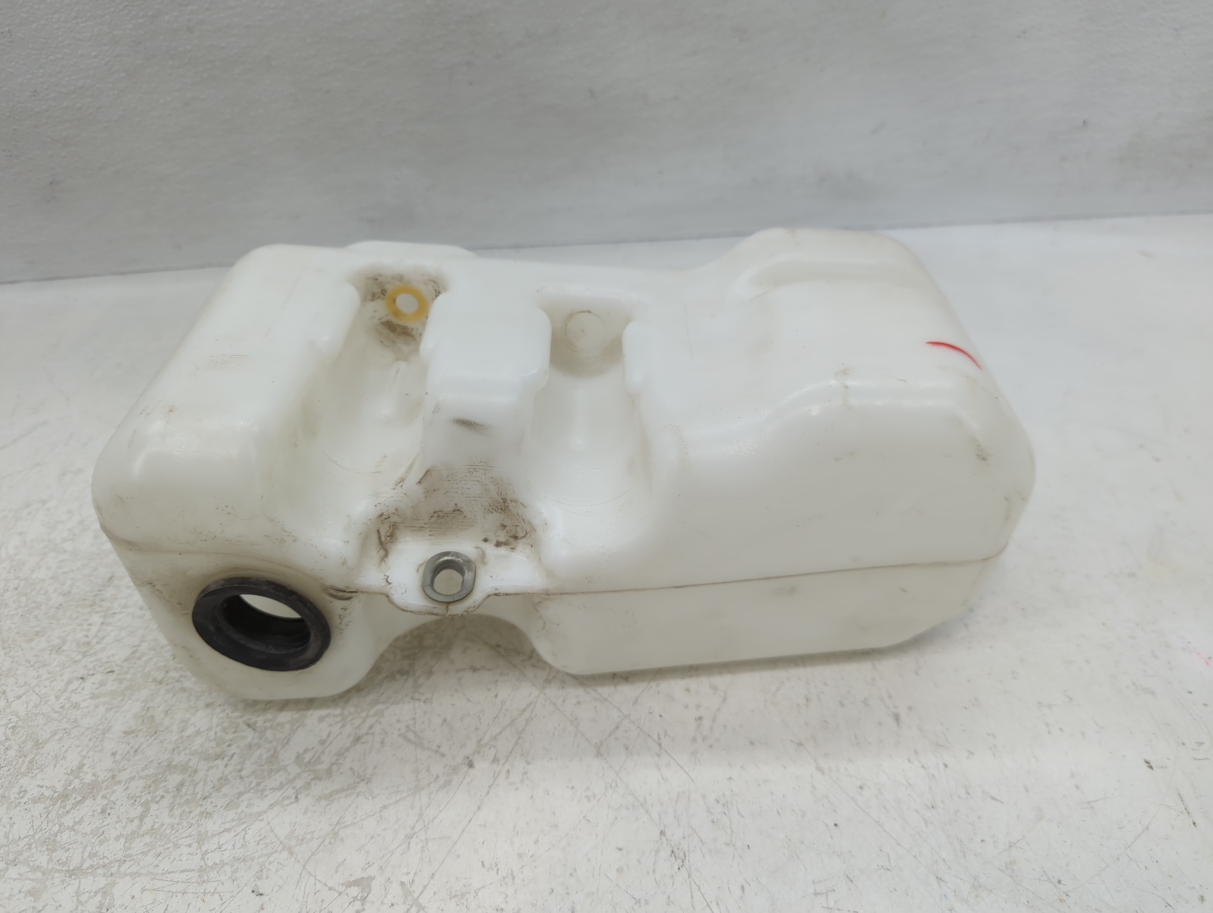 2014 Ram Promaster 2500 Windshield Washer Fluid Reservoir Bottle Oem 1121262 - Oemusedautoparts1.com