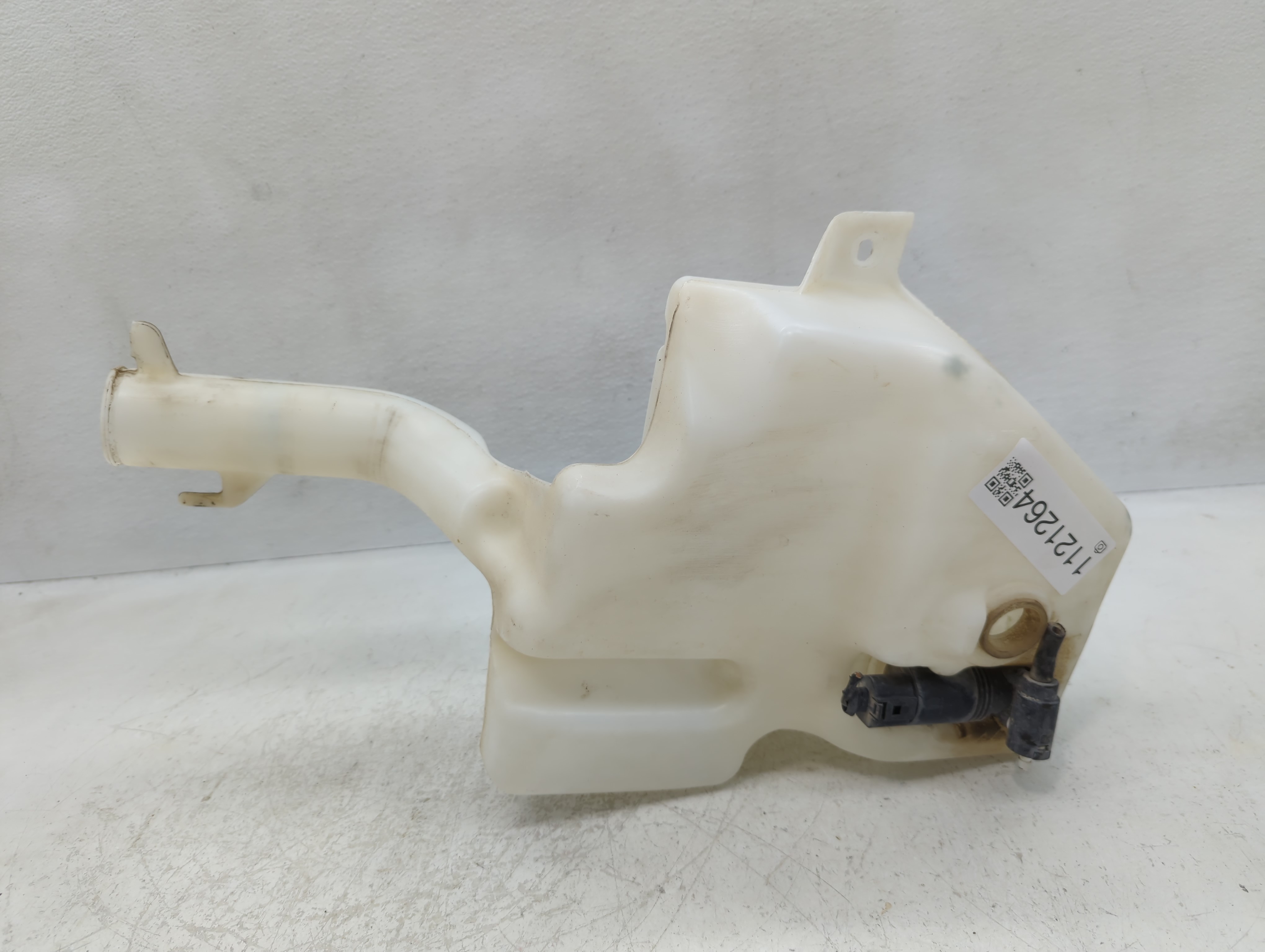 Dodge Caravan Windshield Washer Fluid Reservoir Bottle Oem 1121264 - Oemusedautoparts1.com