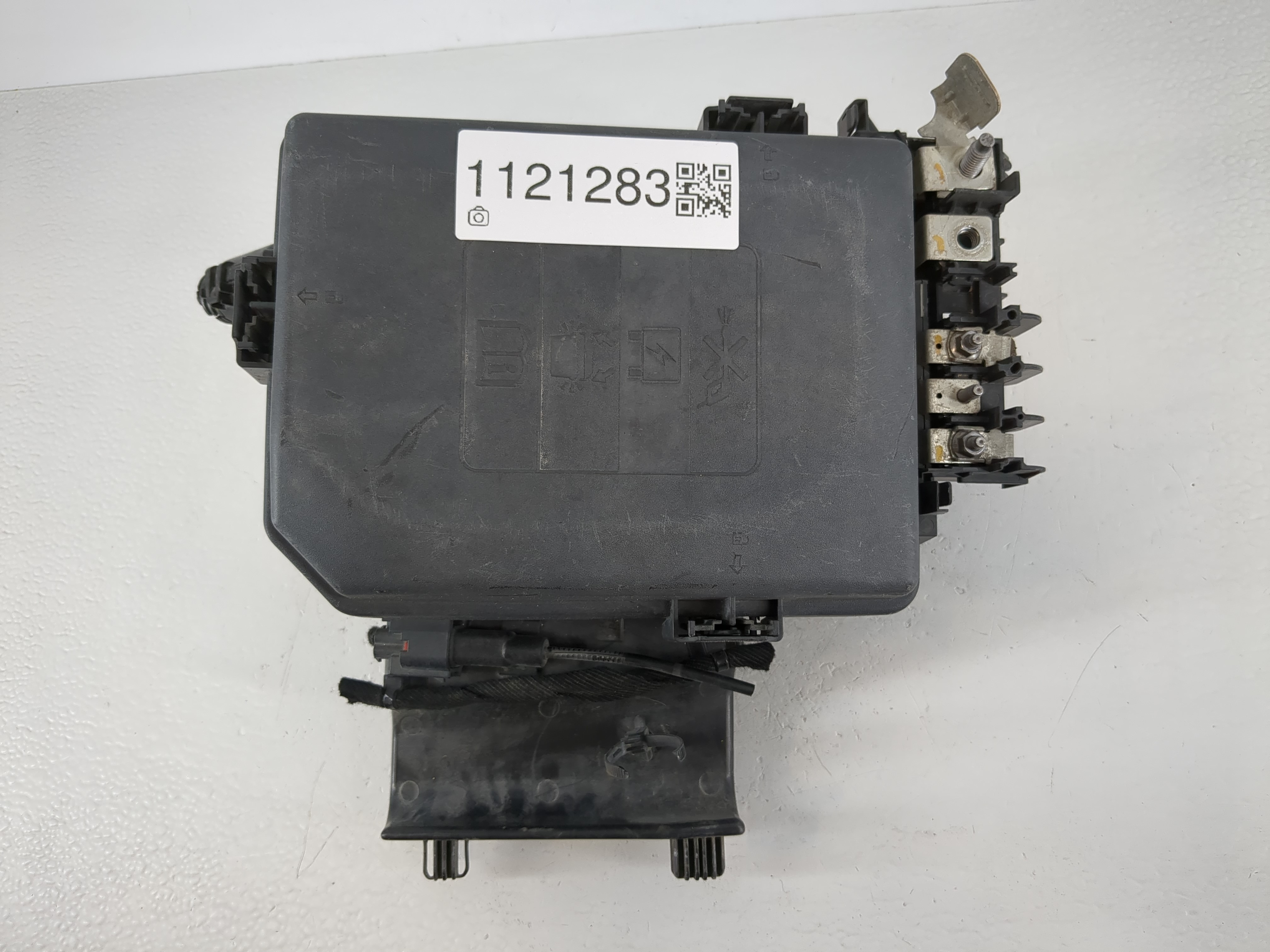 2016-2017 Chevrolet Cruze Fusebox Fuse Box Relay Module 39049710 1121283 - Oemusedautoparts1.com