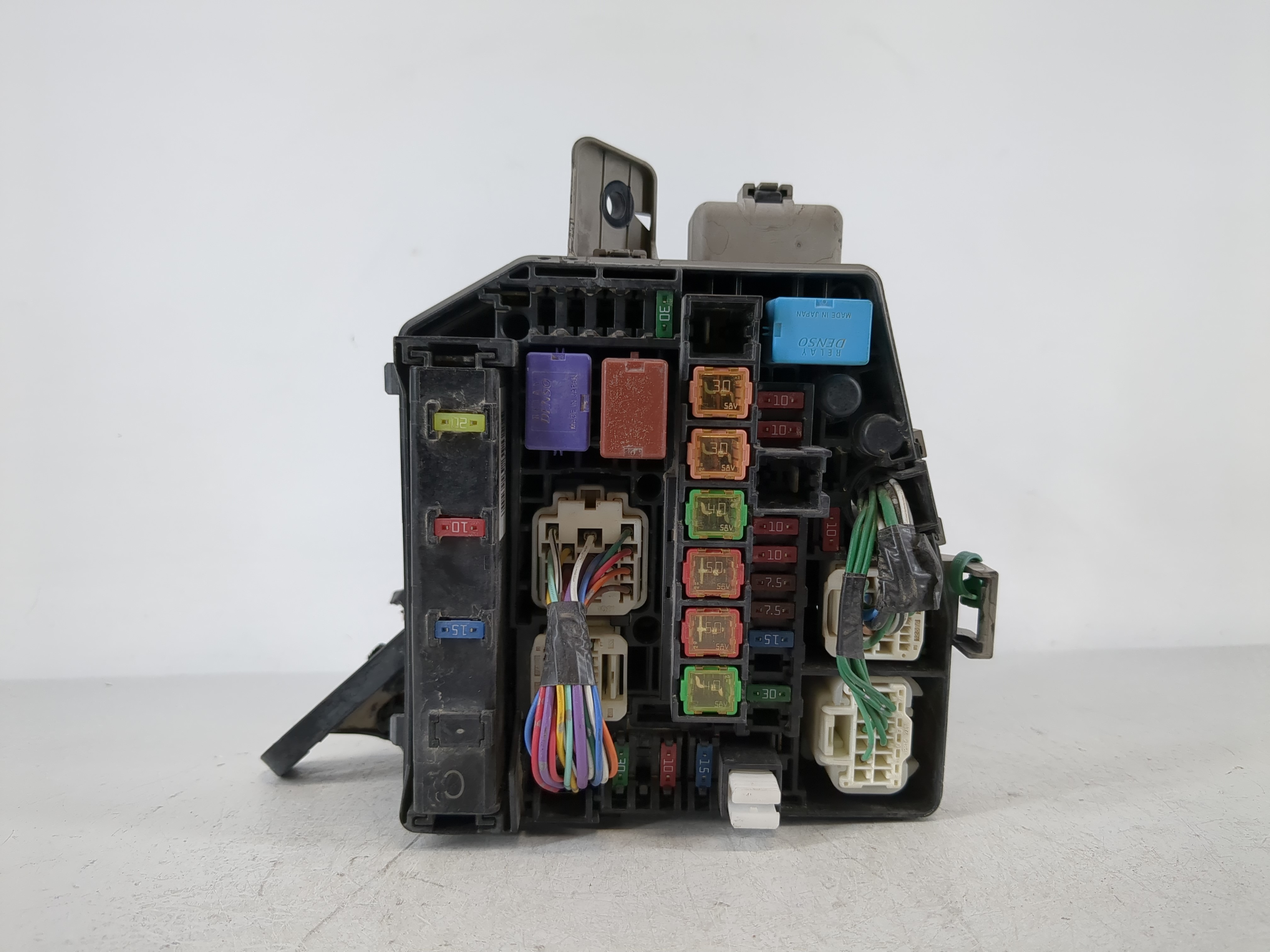 2006-2011 Toyota Yaris Fusebox Fuse Box Relay Module 82641-47020 1121658 - Oemusedautoparts1.com