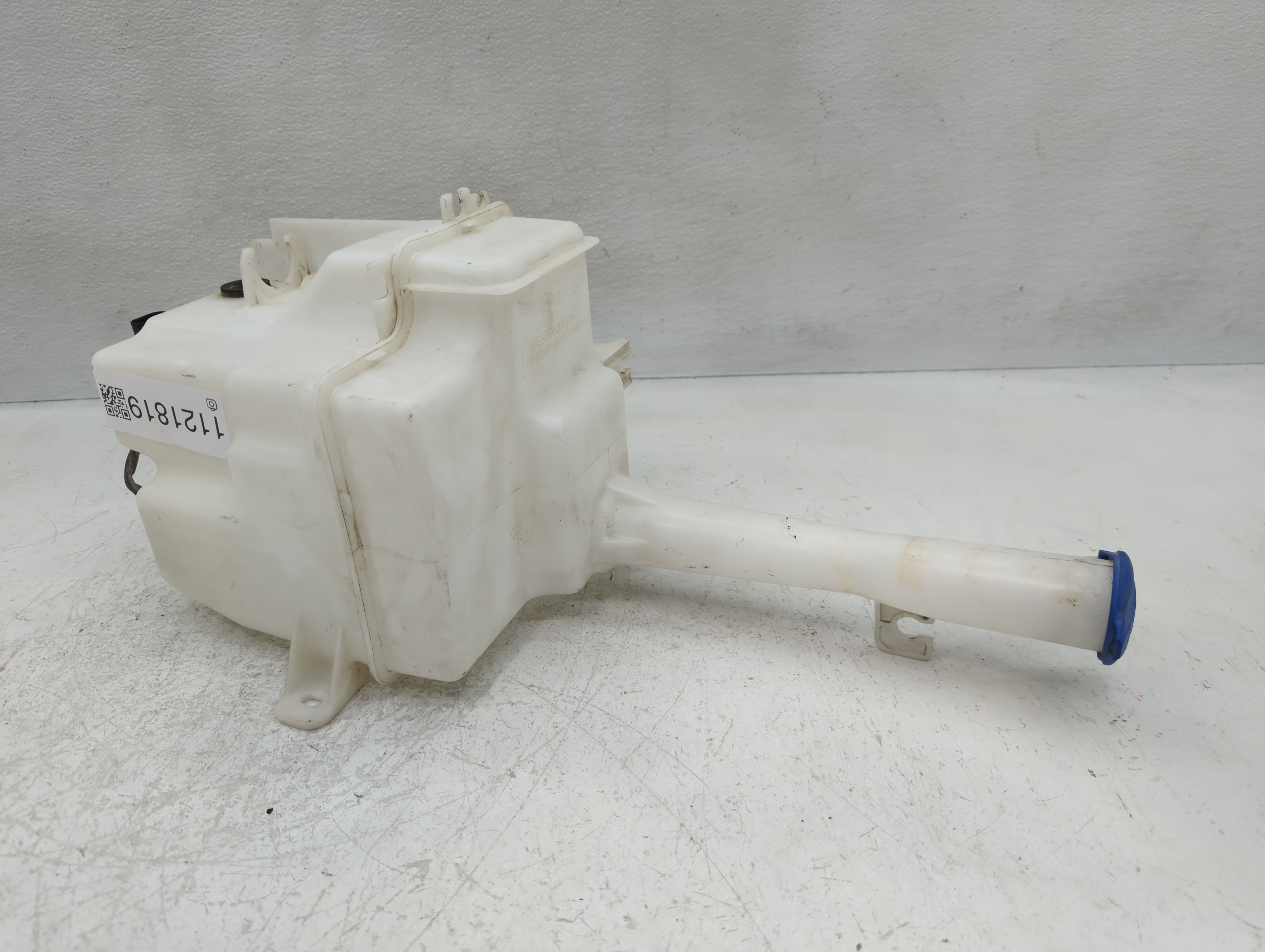 2011-2015 Hyundai Sonata Windshield Washer Fluid Reservoir Bottle Oem 1121819 - Oemusedautoparts1.com