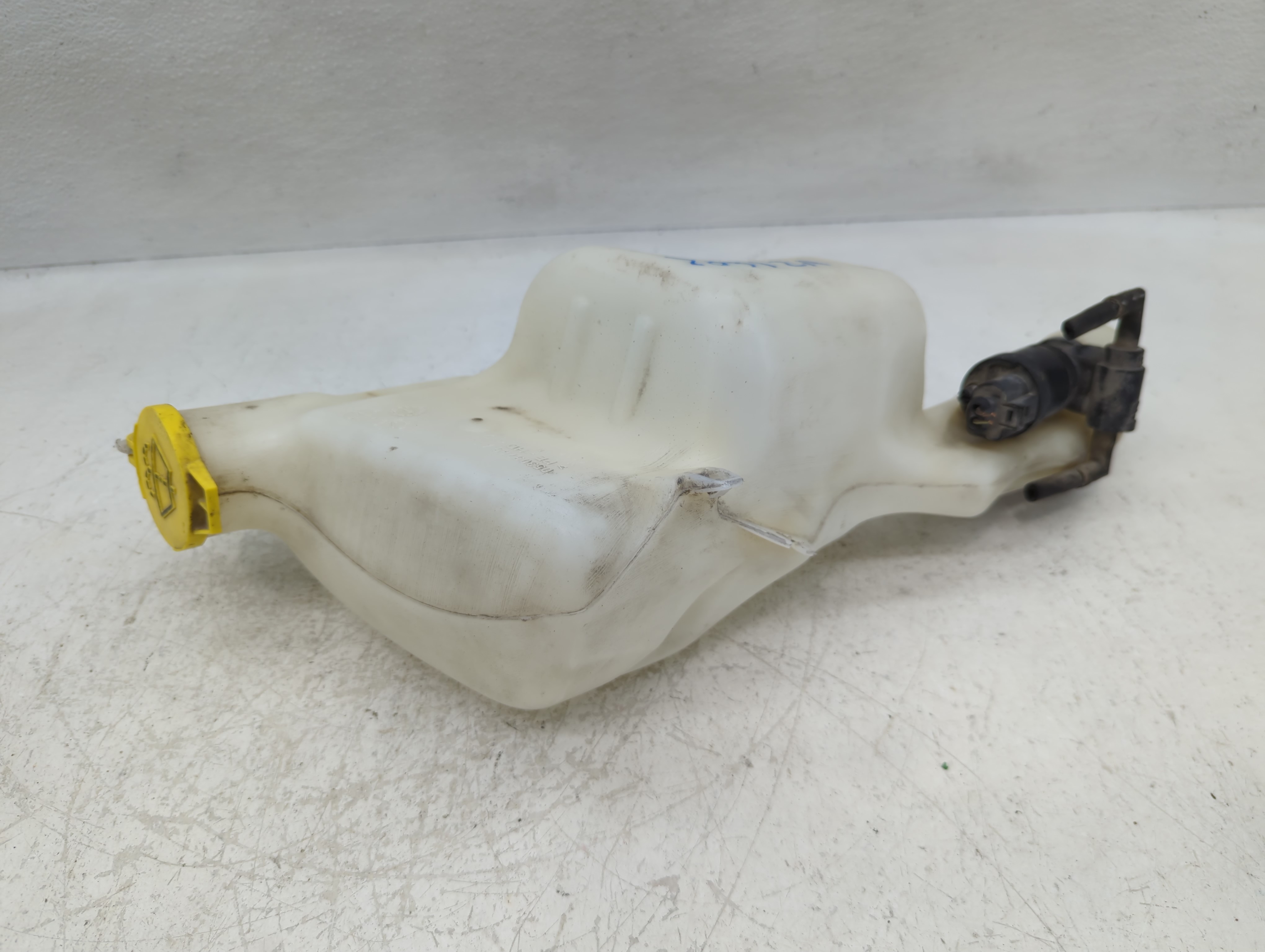 2007-2017 Jeep Patriot Windshield Washer Fluid Reservoir Bottle Oem 1121820 - Oemusedautoparts1.com