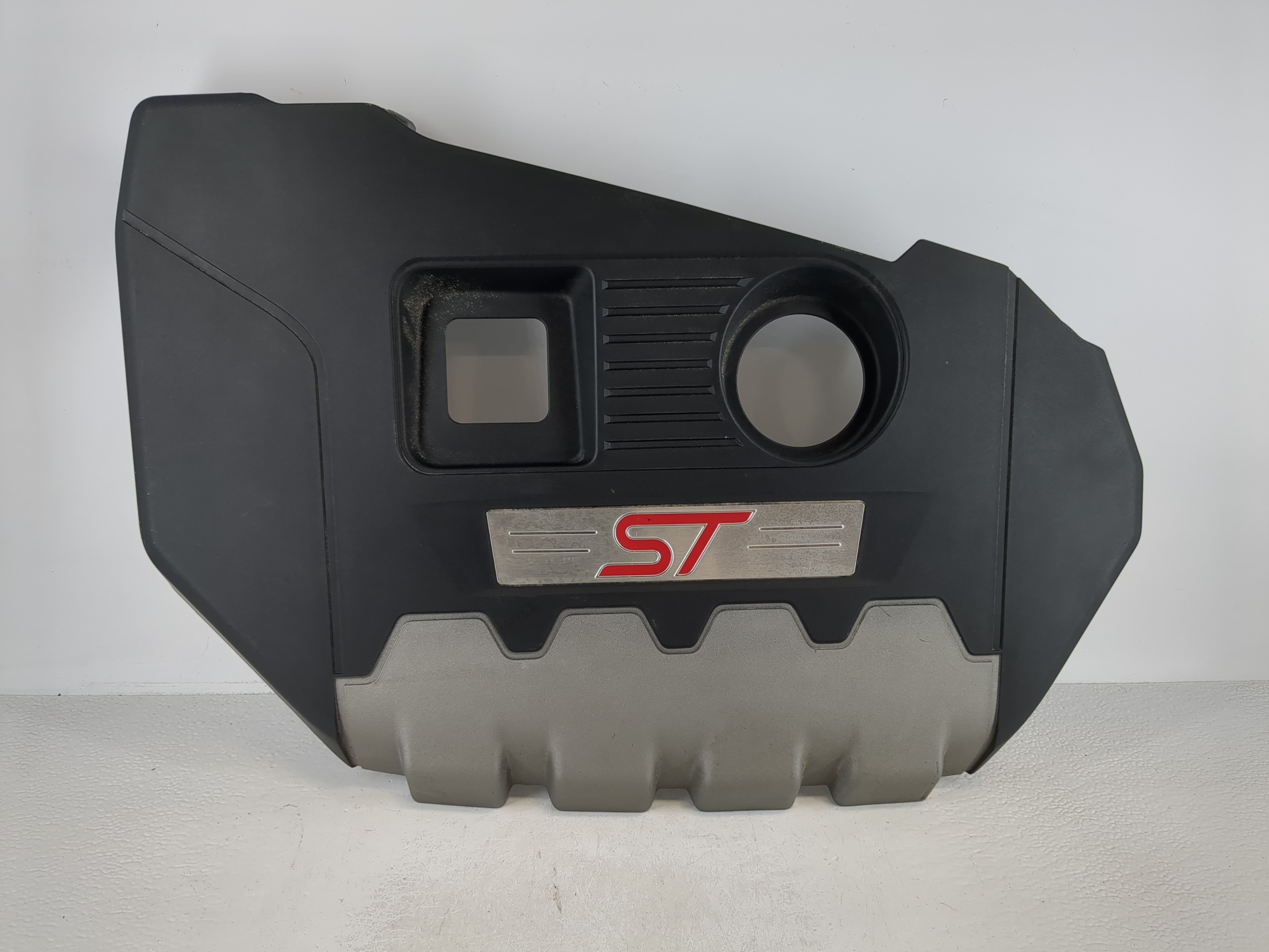 2013 Ford Focus Engine Cover 1121831 - Oemusedautoparts1.com
