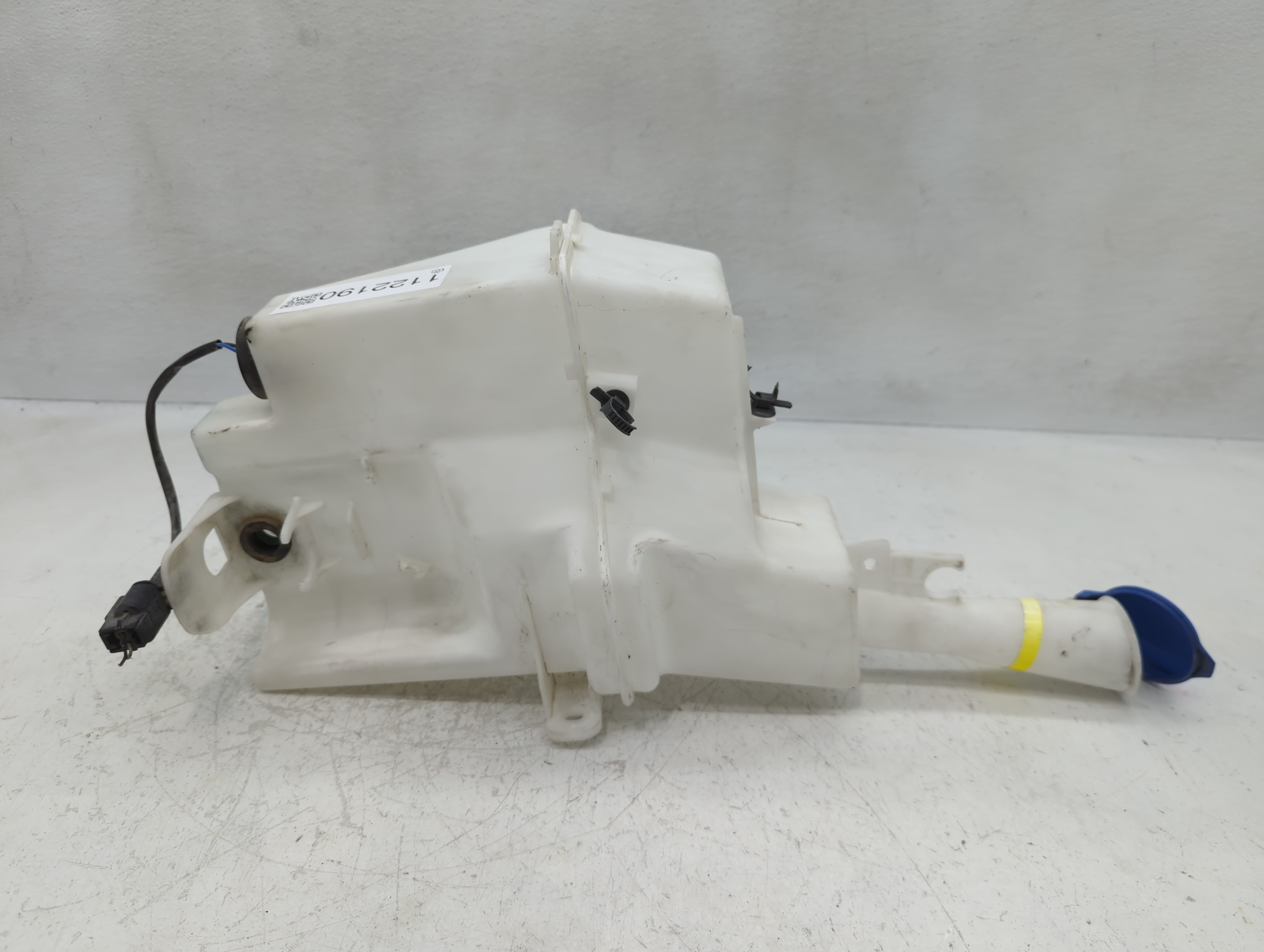 Picture of 2016-2021 Hyundai Tucson Windshield Washer Fluid Reservoir Bottle Oem 1122190