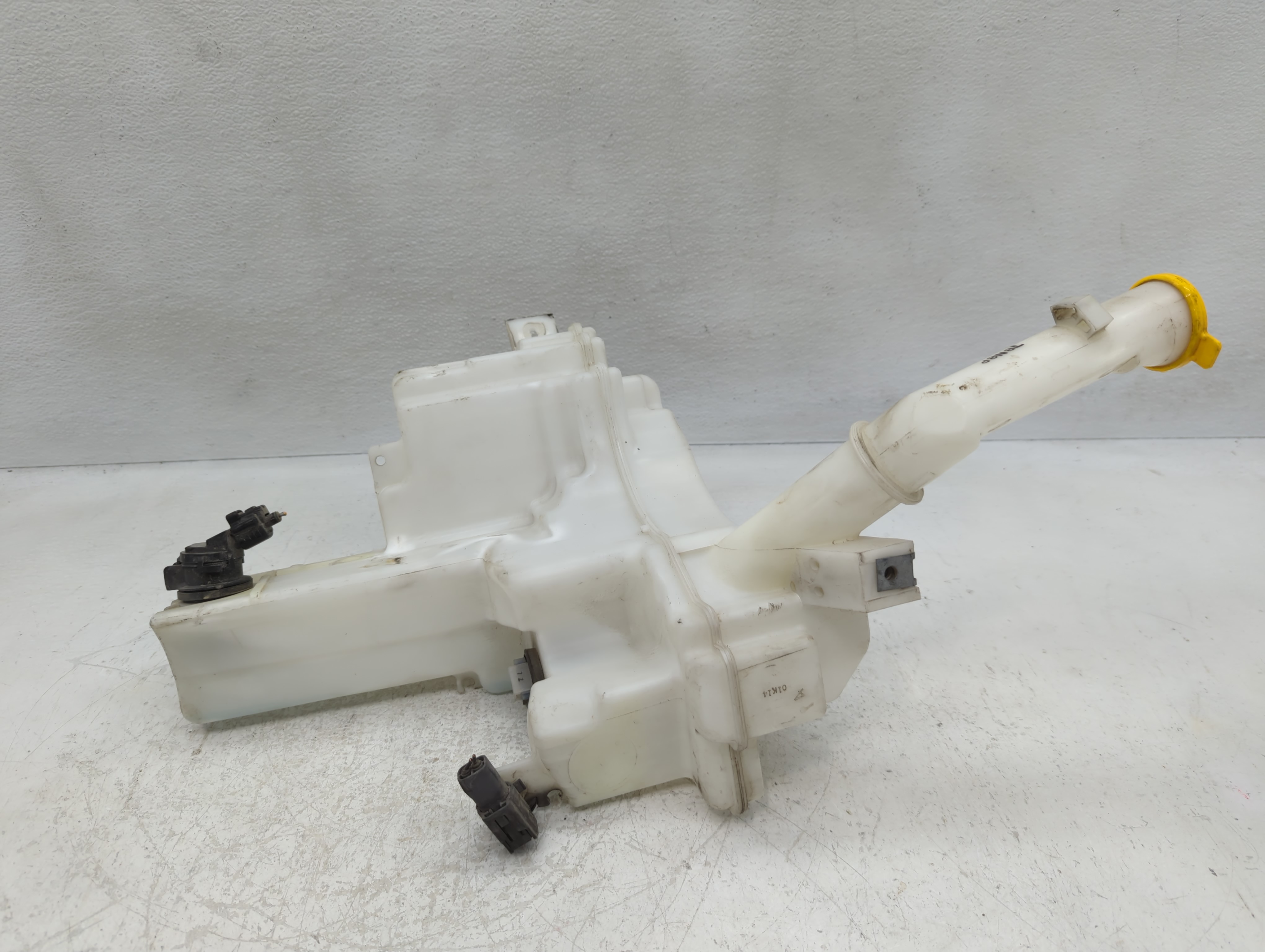 2004-2009 Mazda 3 Windshield Washer Fluid Reservoir Bottle Oem 1122193 - Oemusedautoparts1.com