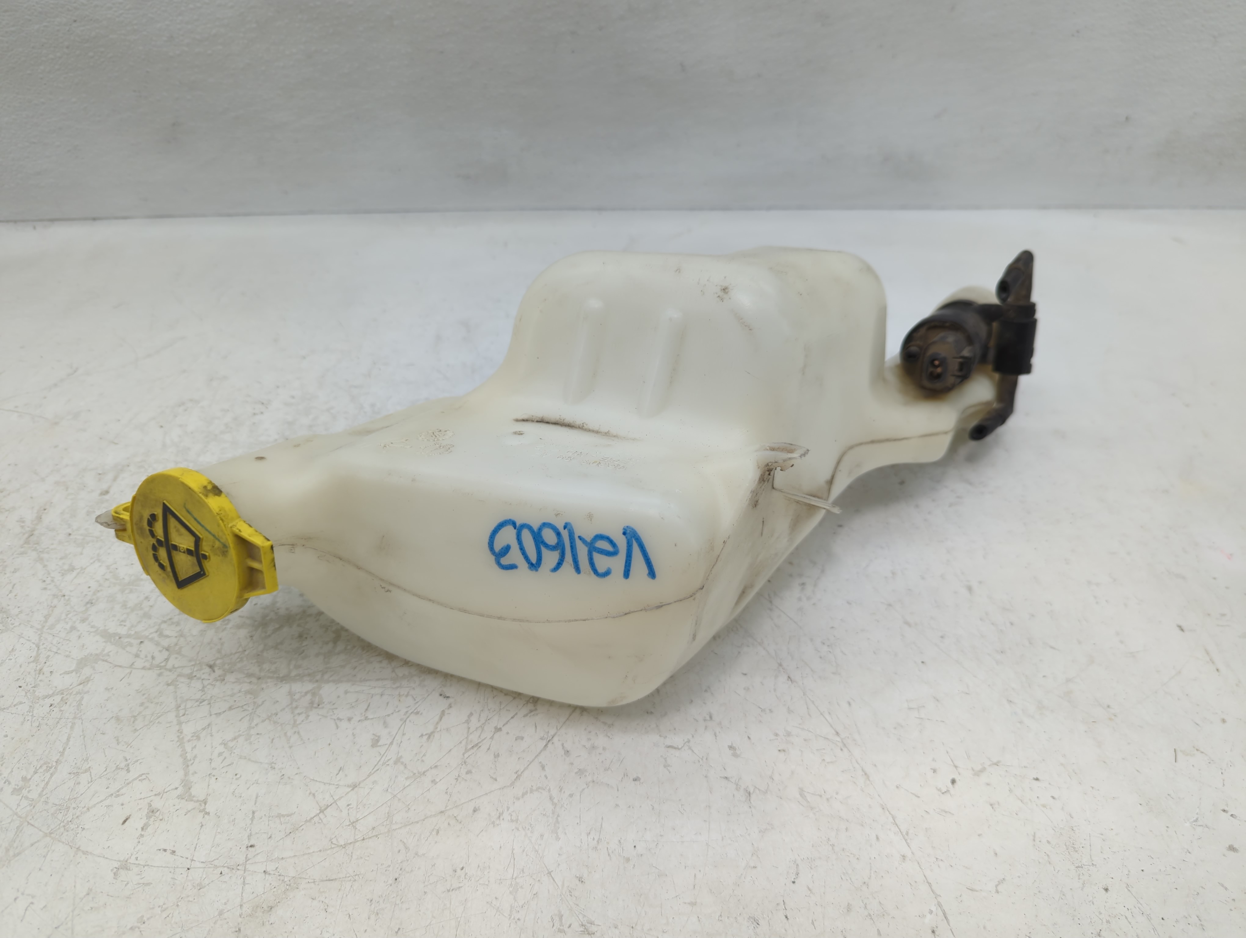 Picture of 2007-2012 Dodge Caliber Windshield Washer Fluid Reservoir Bottle Oem 1122194