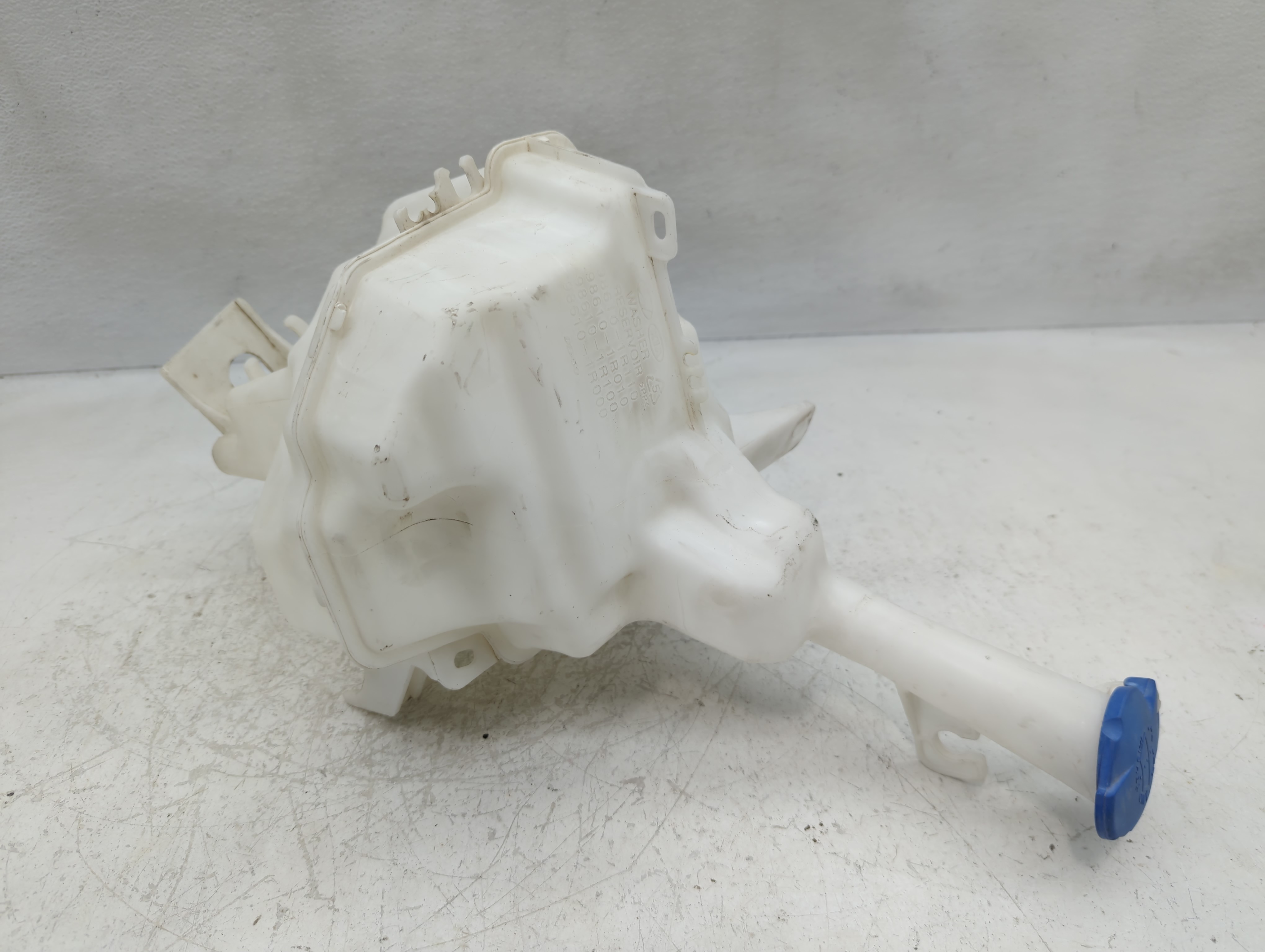 2012-2017 Hyundai Accent Windshield Washer Fluid Reservoir Bottle Oem 1122195 - Oemusedautoparts1.com