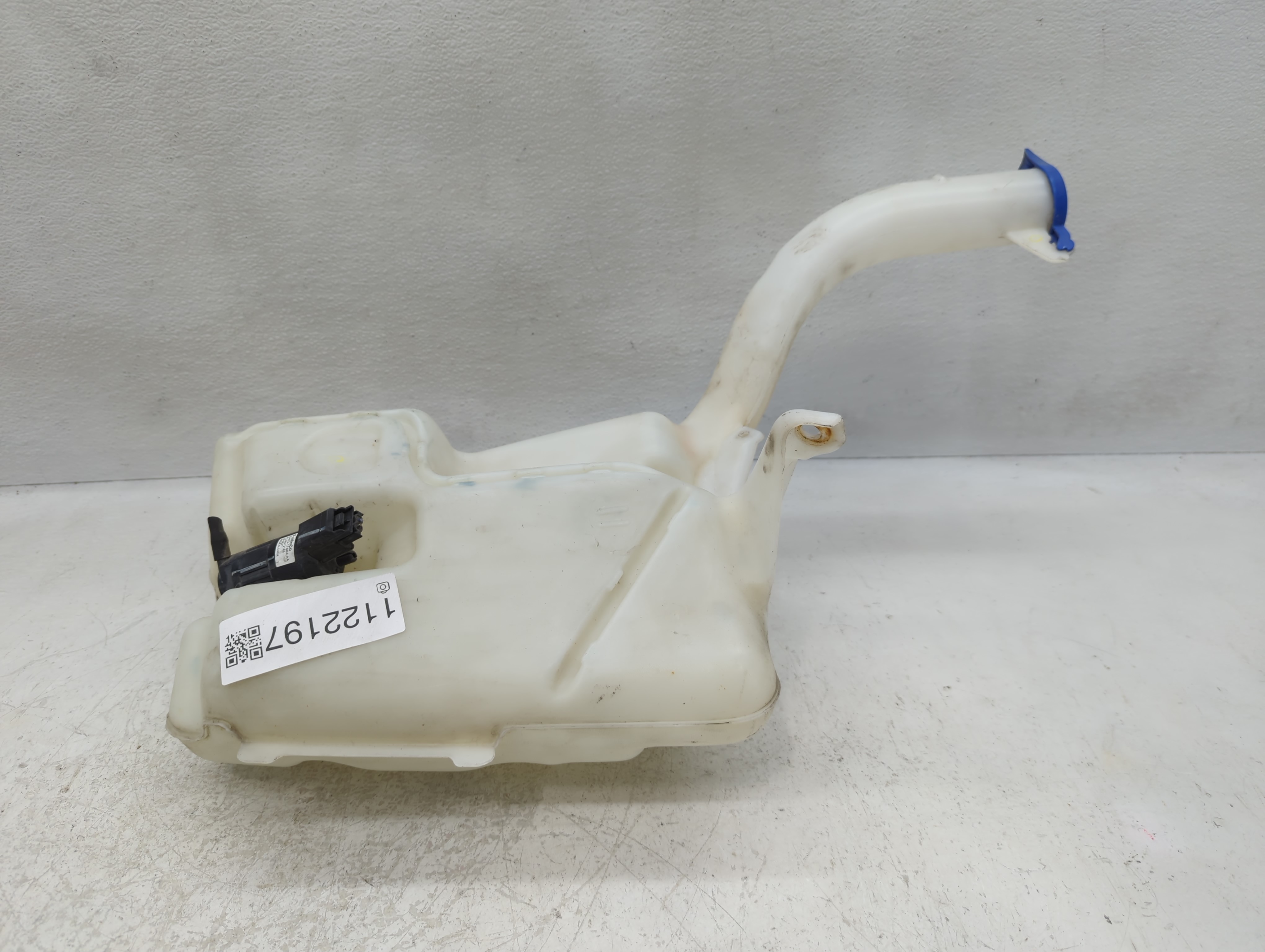 2013-2014 Ford Fusion Windshield Washer Fluid Reservoir Bottle Oem 1122197 - Oemusedautoparts1.com